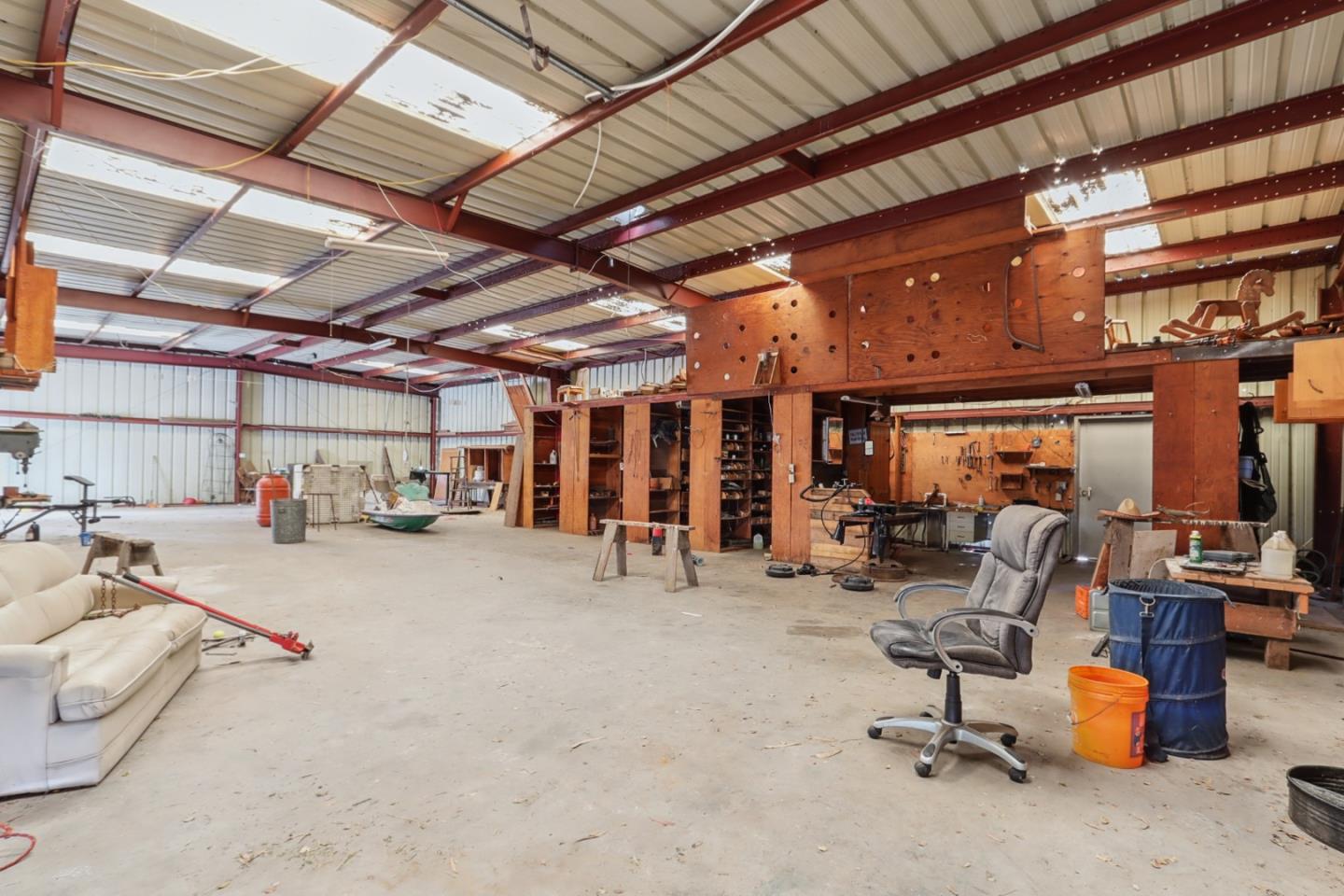 384 Crazy Horse Canyon RD