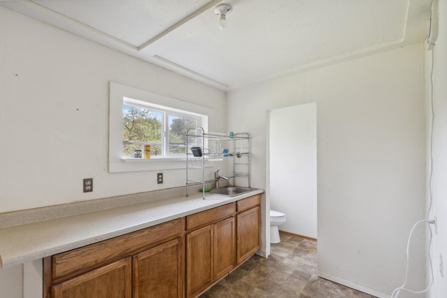 384 Crazy Horse Canyon RD