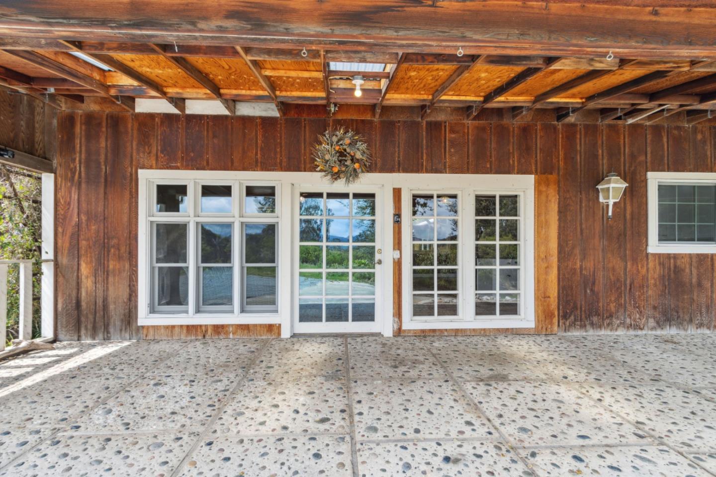 384 Crazy Horse Canyon RD