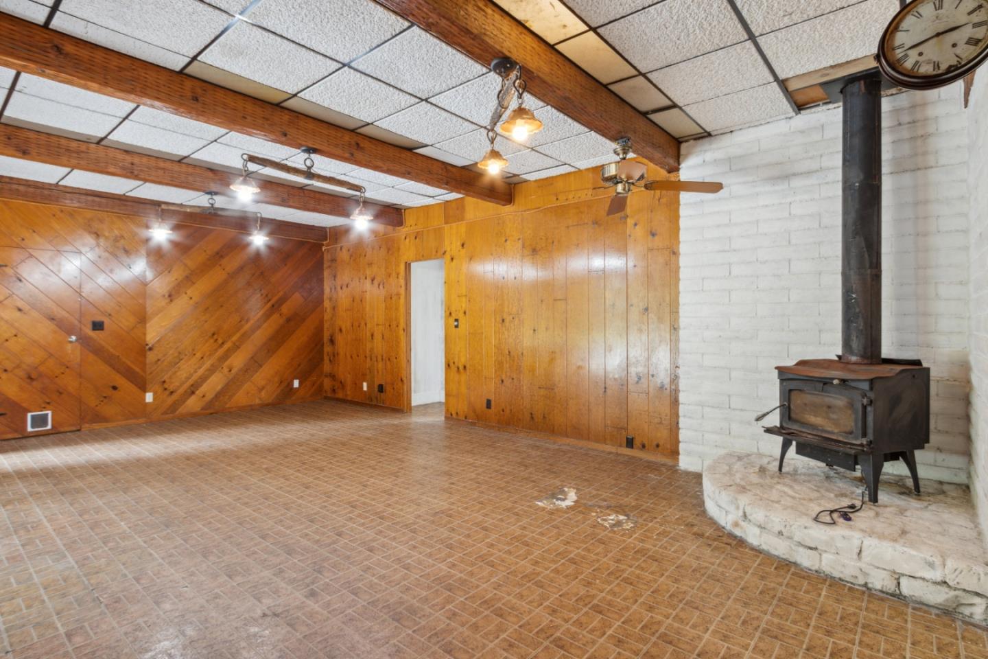 384 Crazy Horse Canyon RD