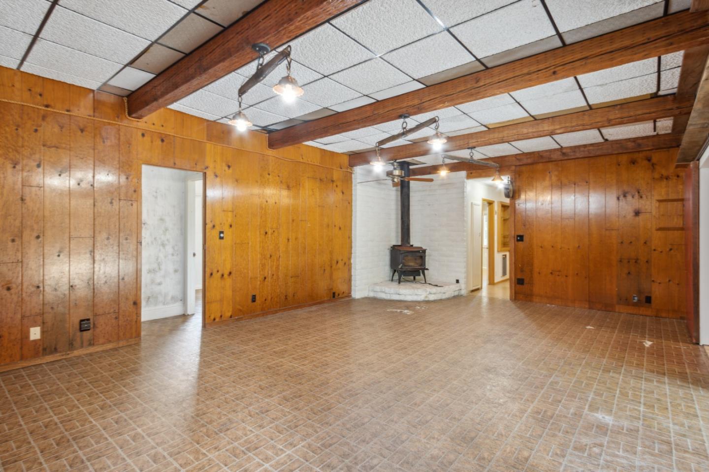 384 Crazy Horse Canyon RD