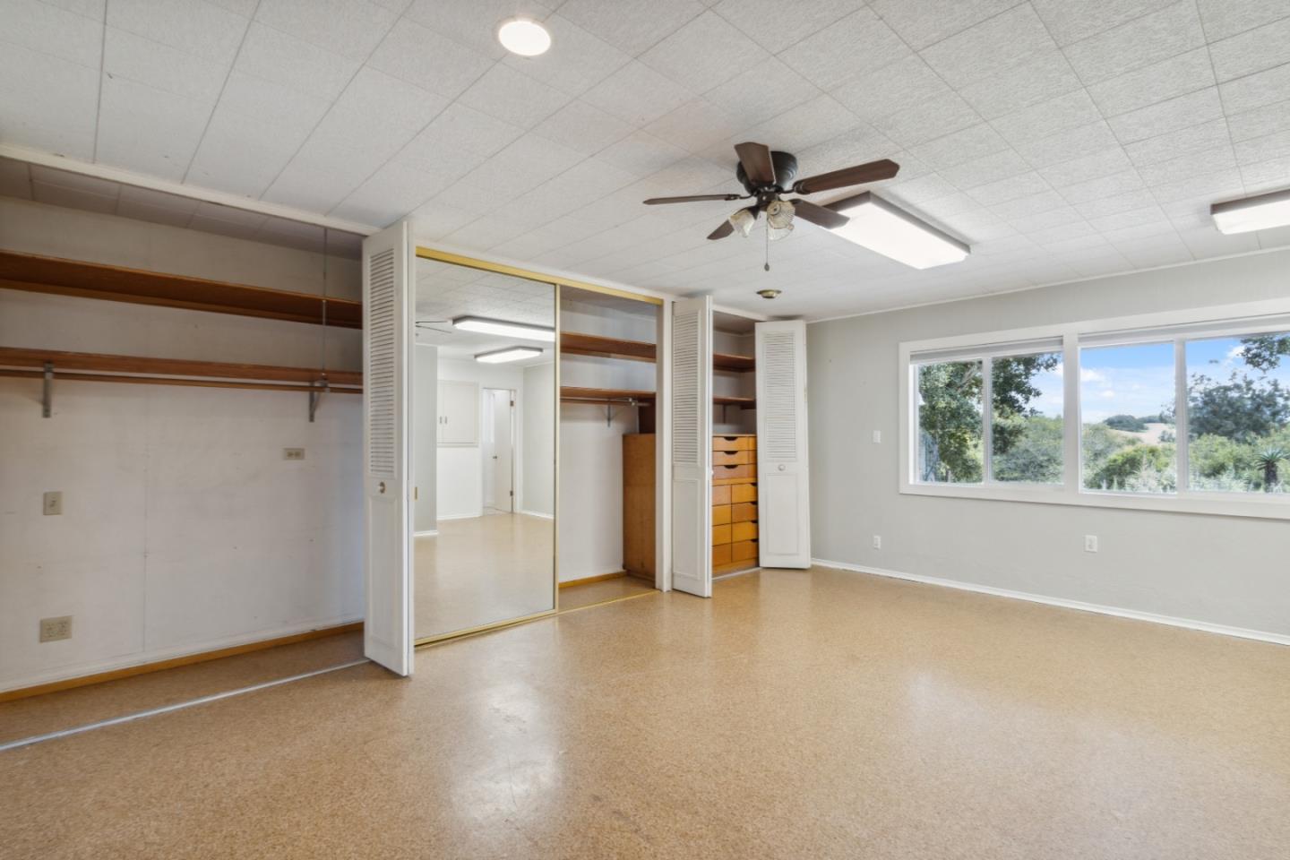 384 Crazy Horse Canyon RD