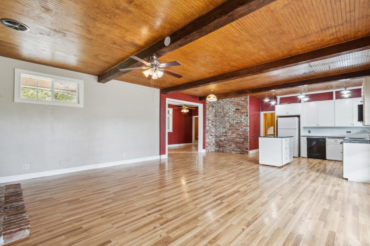 384 Crazy Horse Canyon RD