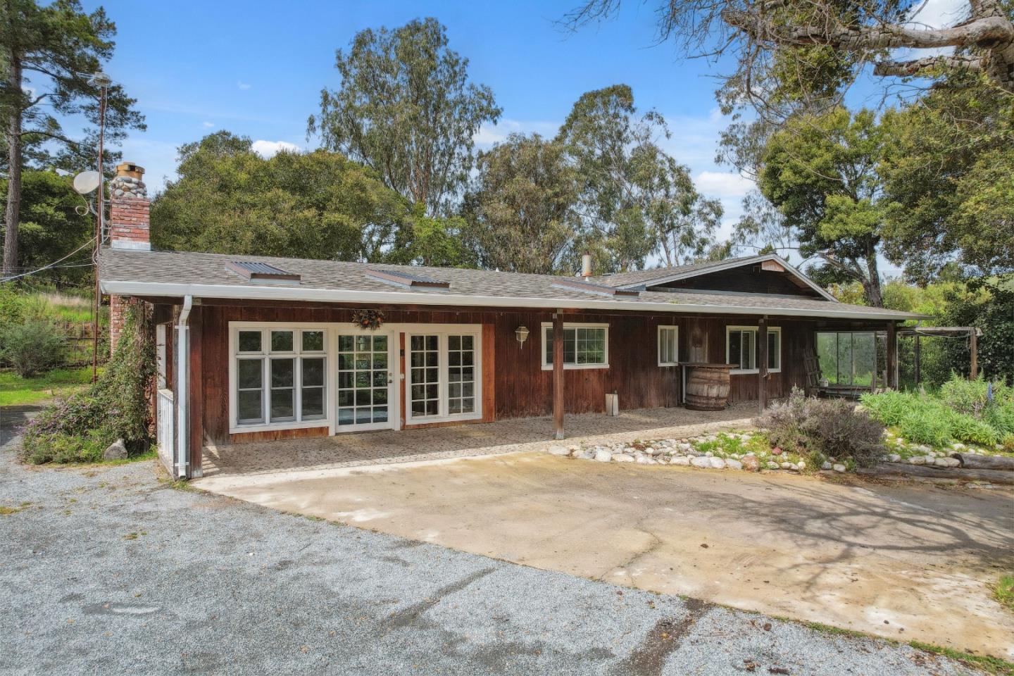 384 Crazy Horse Canyon RD