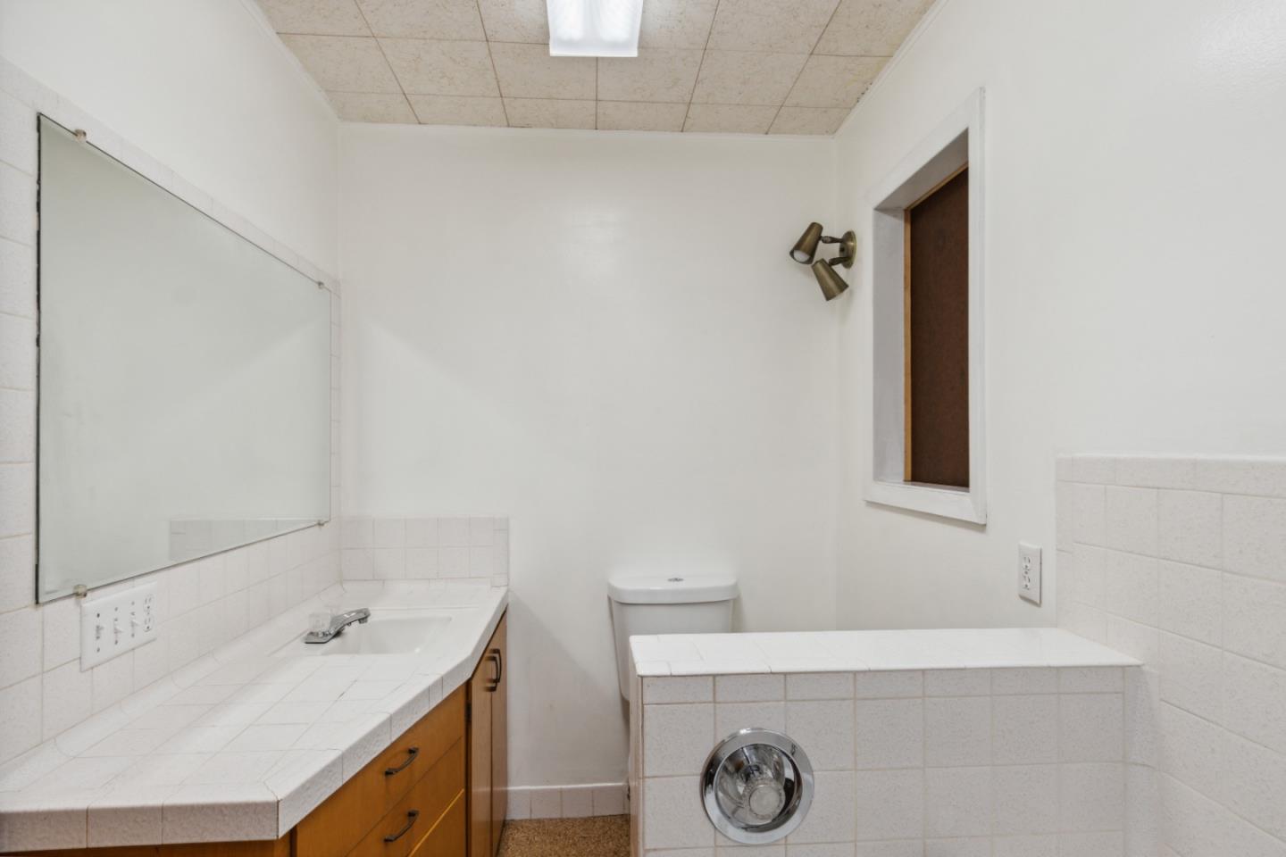 384 Crazy Horse Canyon RD