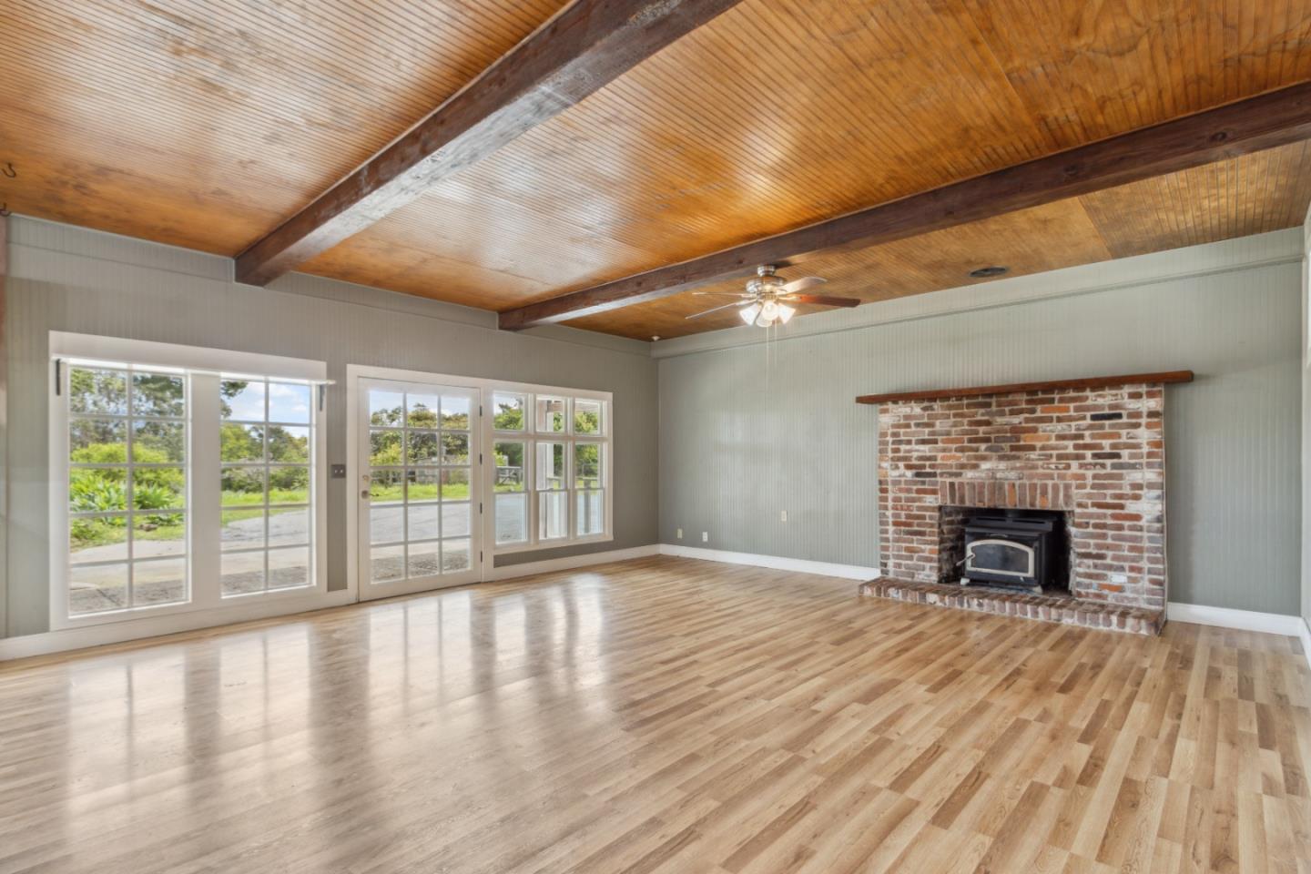 384 Crazy Horse Canyon RD