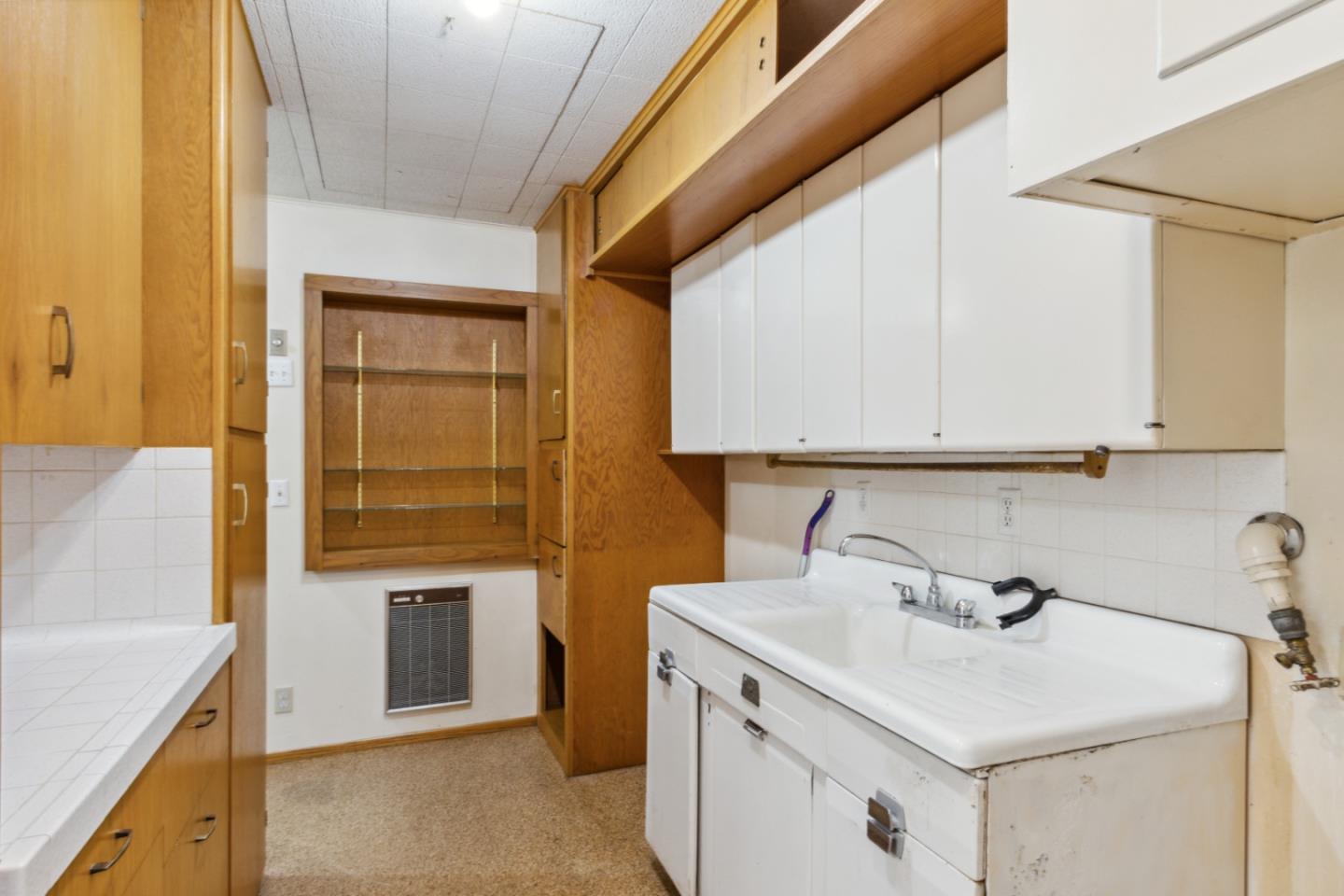 384 Crazy Horse Canyon RD