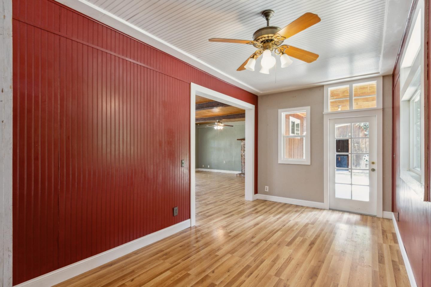 384 Crazy Horse Canyon RD