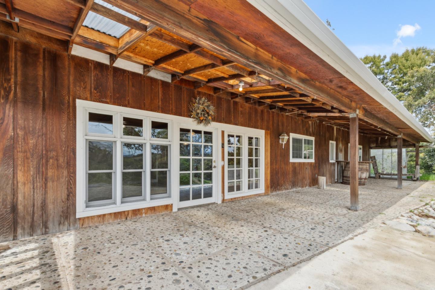 384 Crazy Horse Canyon RD