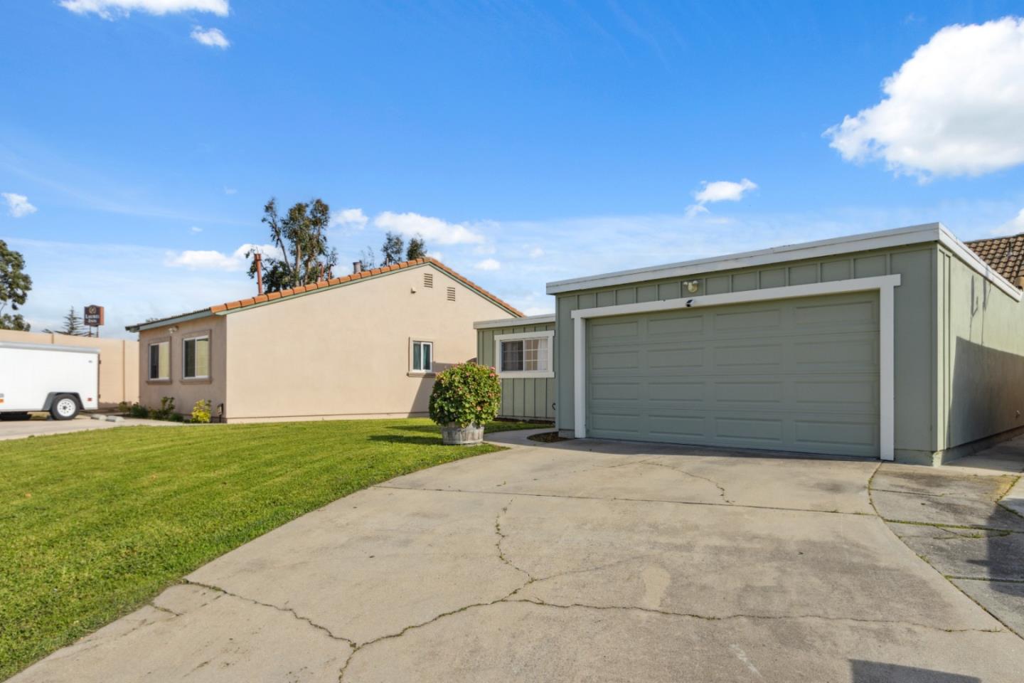 724 Sherman CIR