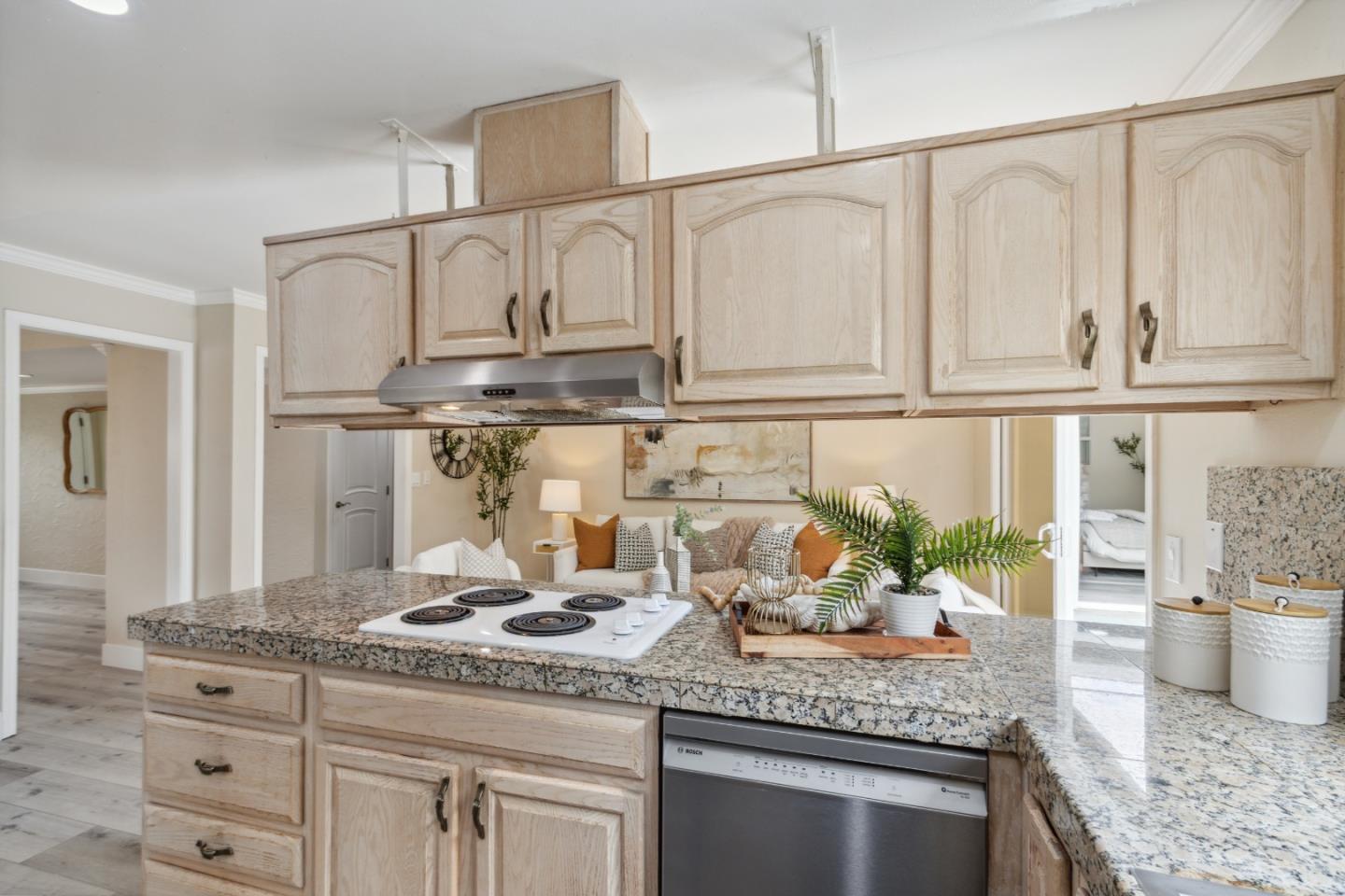 5501 Shadowcrest WAY