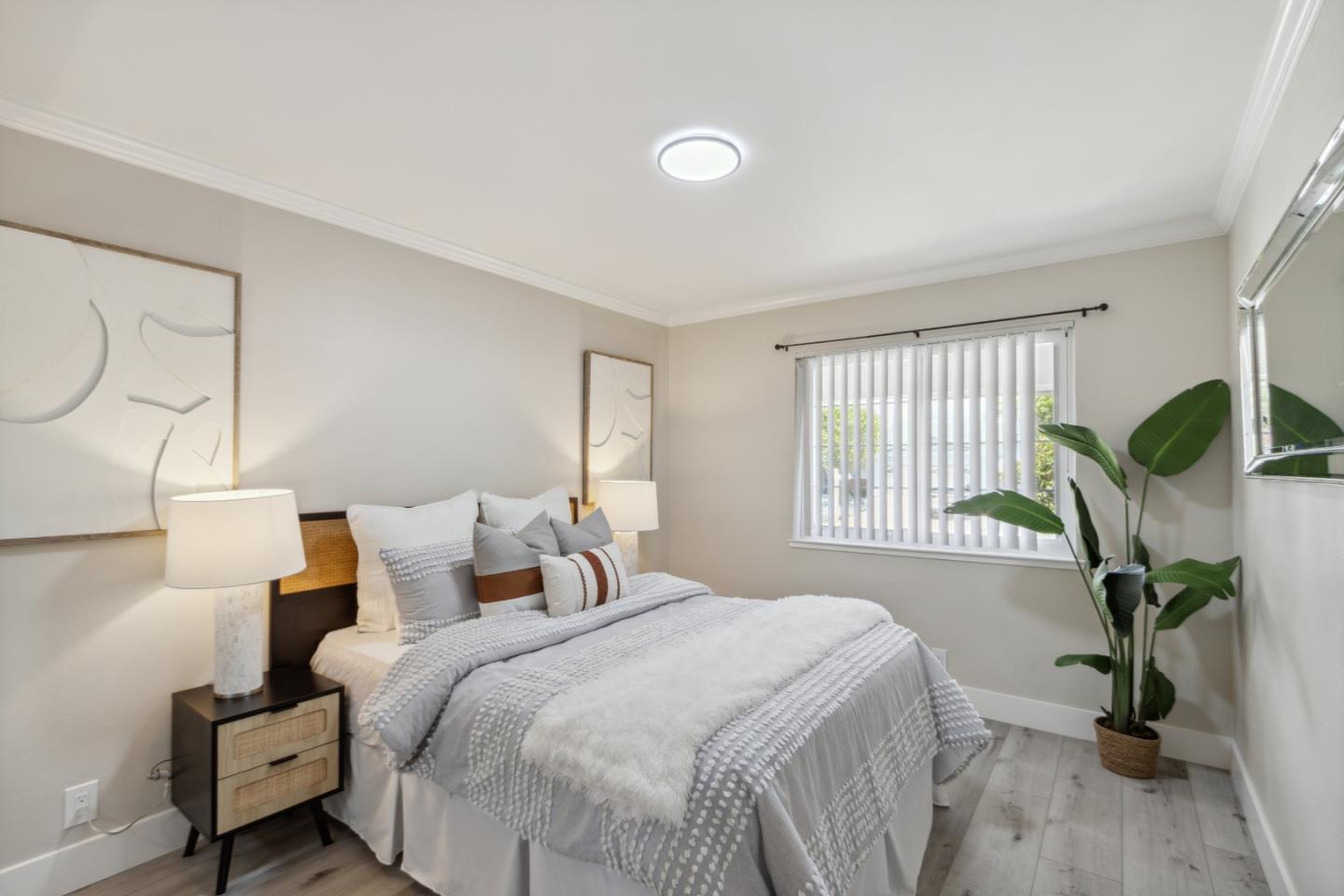 5501 Shadowcrest WAY