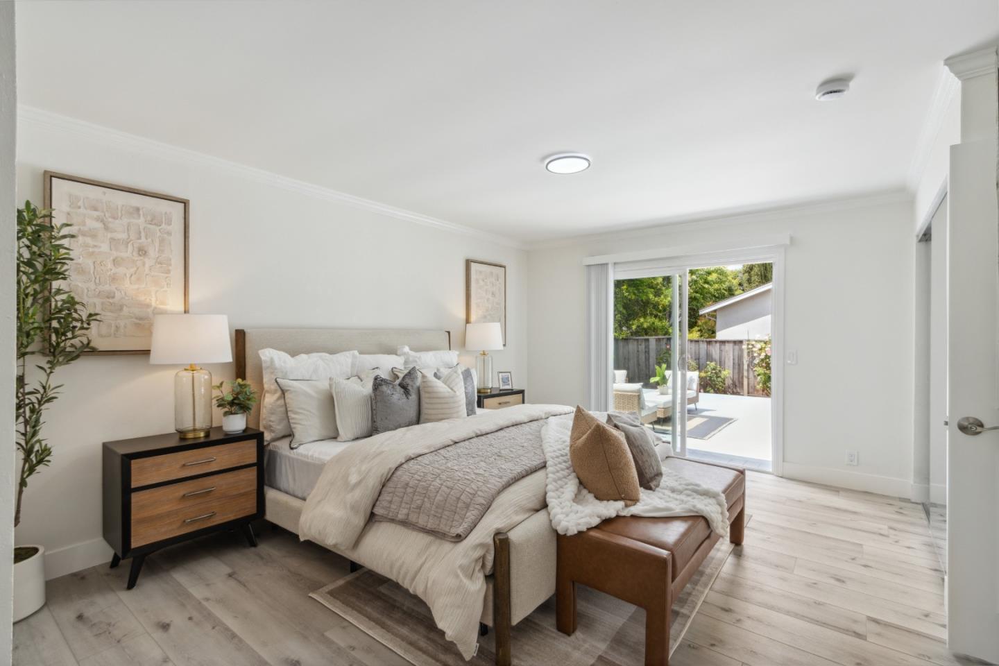 5501 Shadowcrest WAY