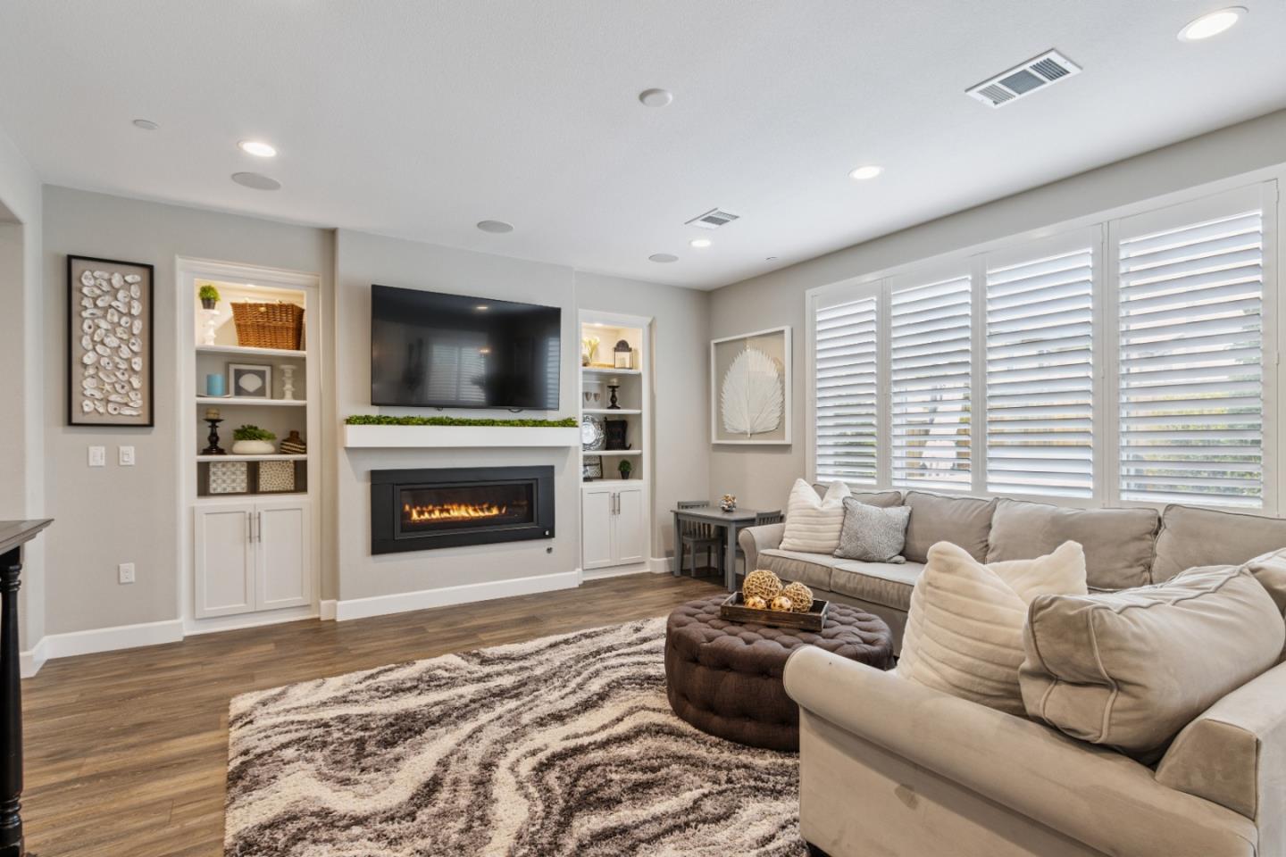 2610 Lighthouse Lane