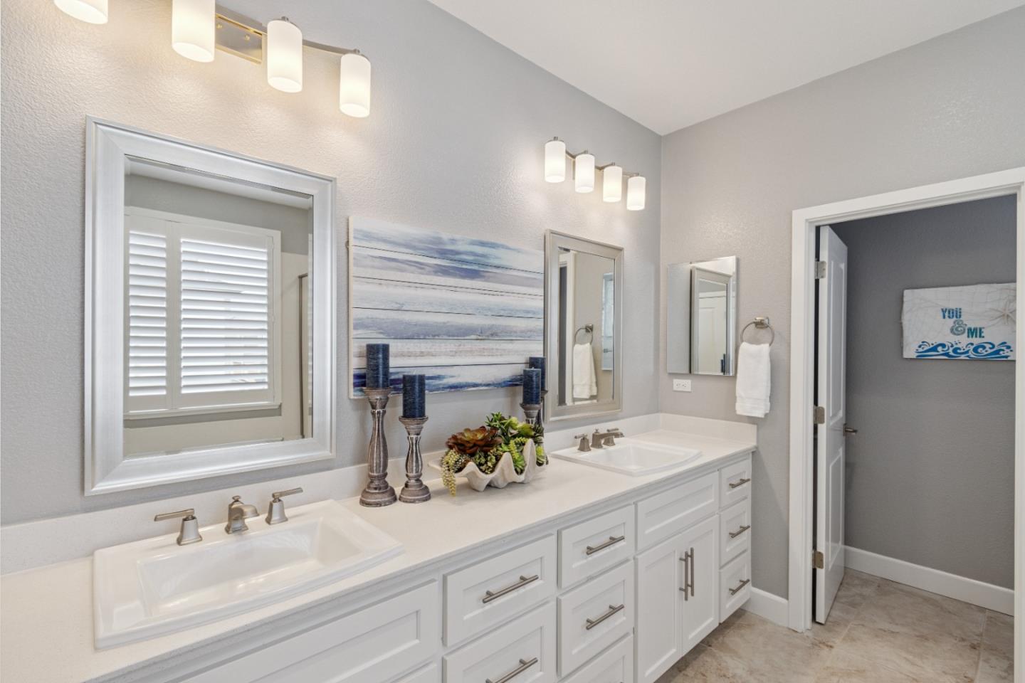 2610 Lighthouse Lane