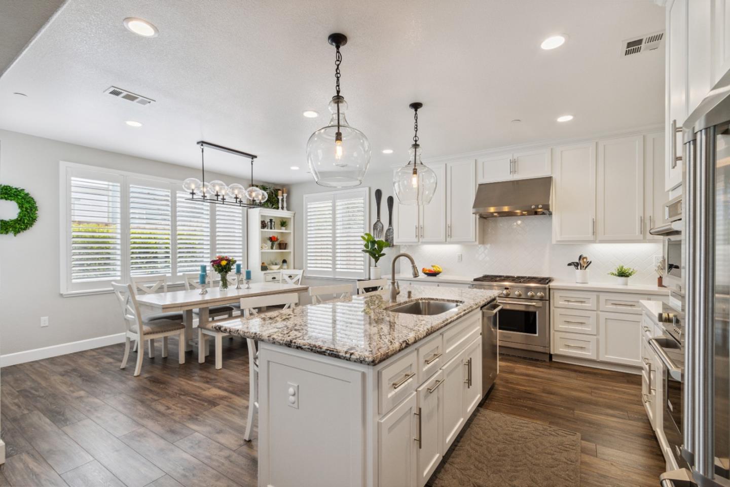 2610 Lighthouse Lane