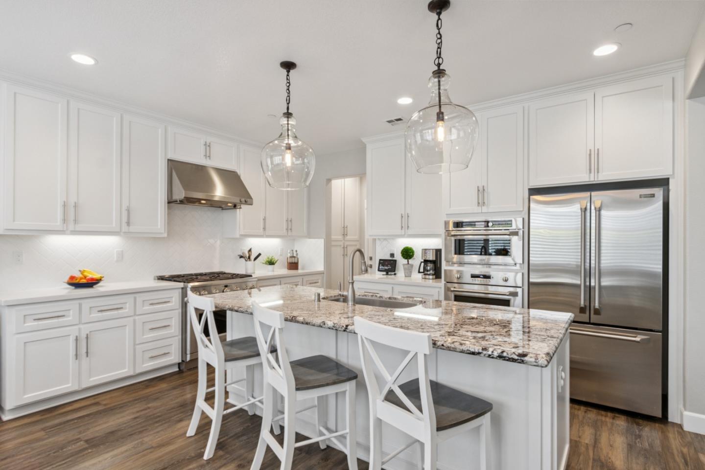 2610 Lighthouse Lane