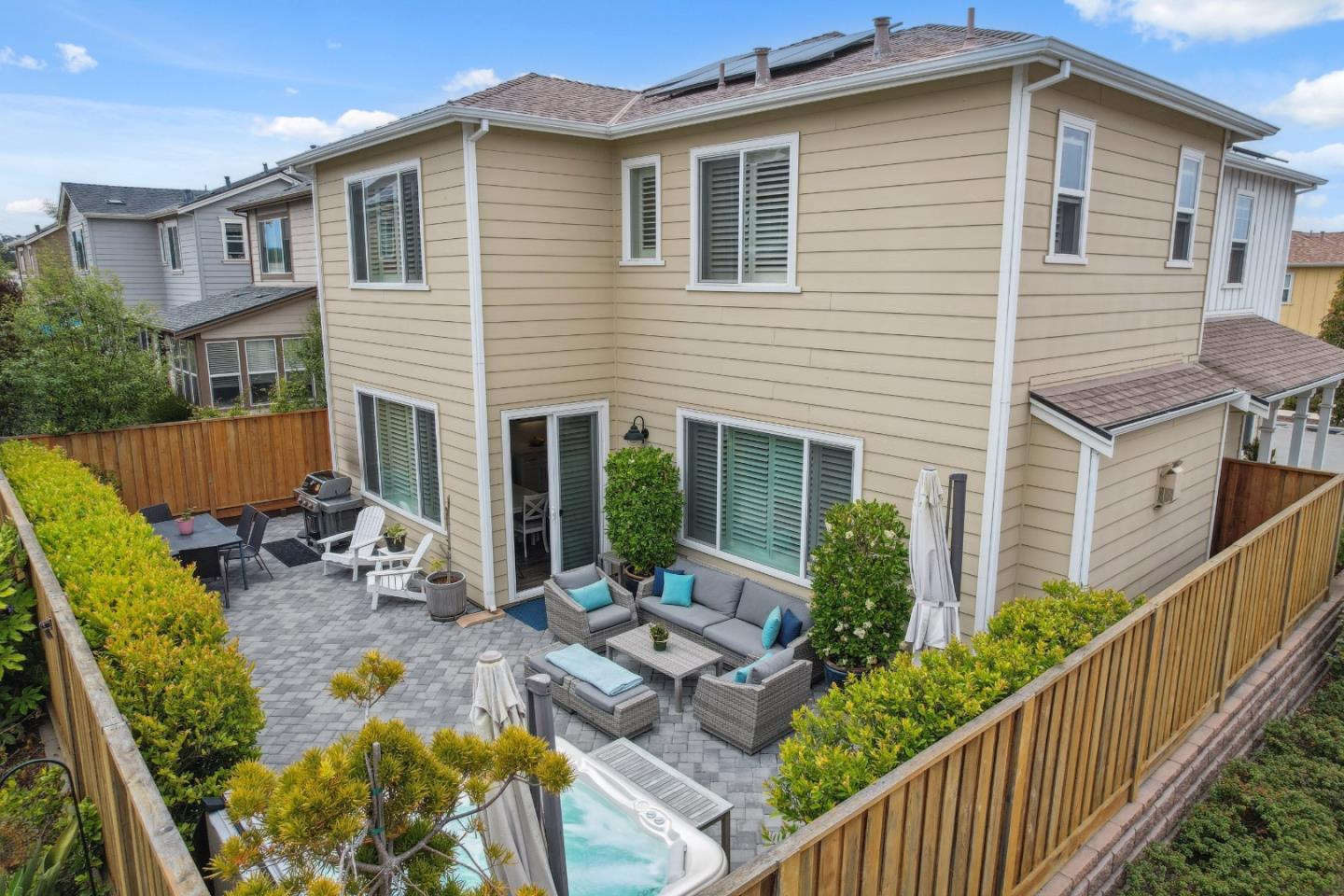 2610 Lighthouse Lane