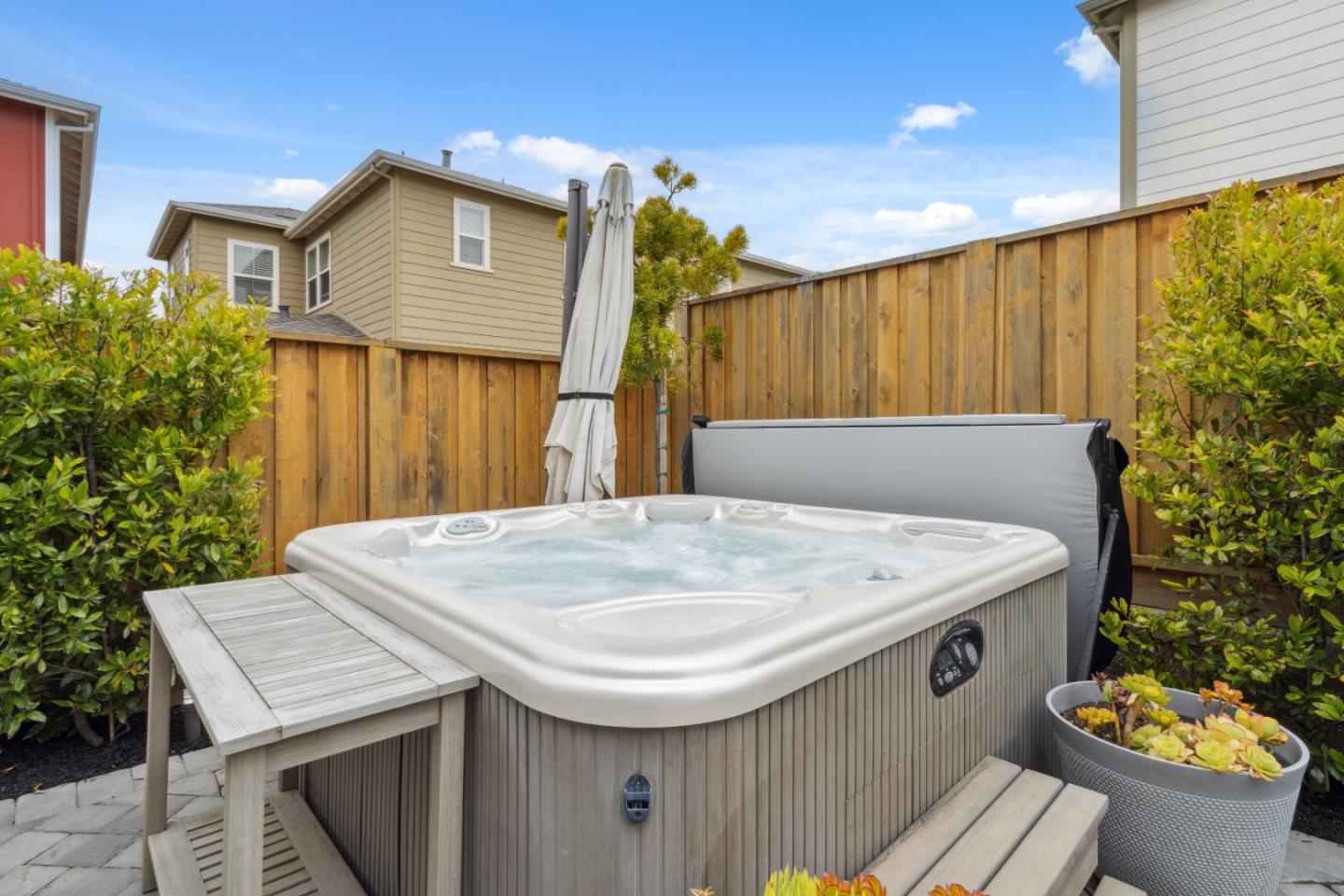 2610 Lighthouse Lane