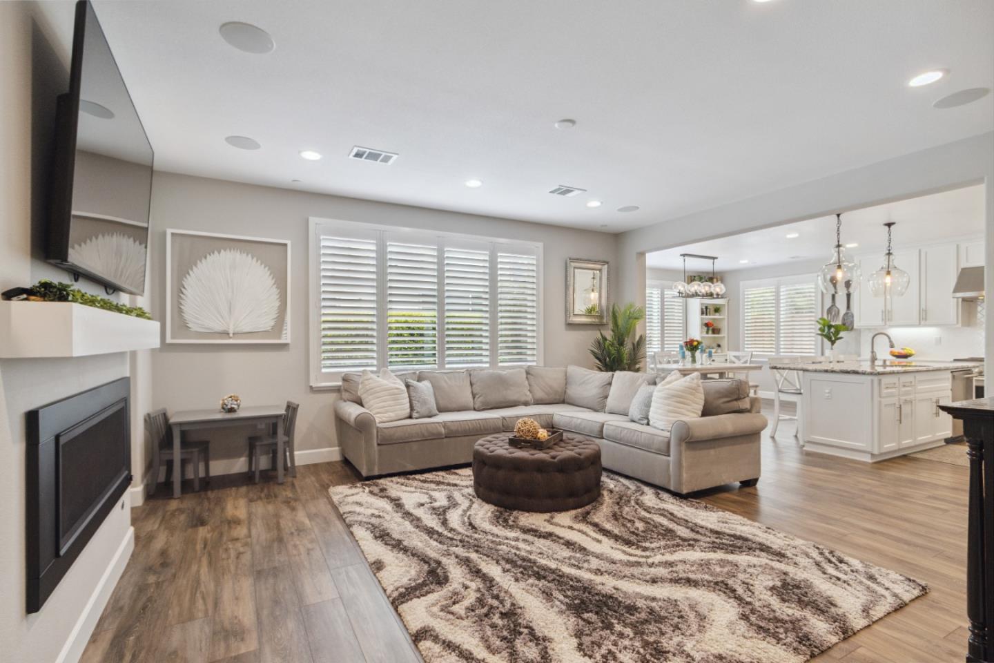 2610 Lighthouse Lane