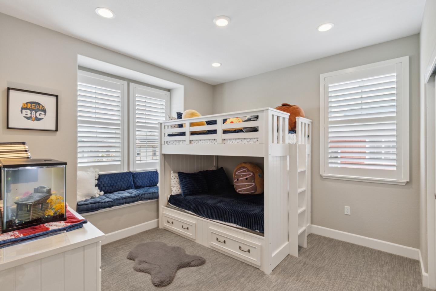 2610 Lighthouse Lane