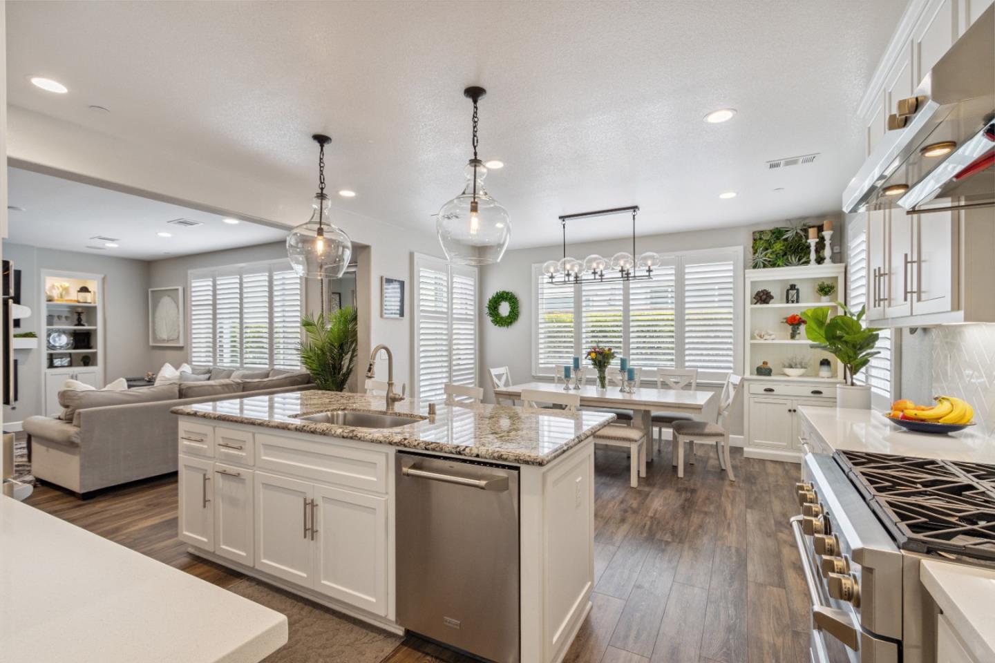 2610 Lighthouse Lane