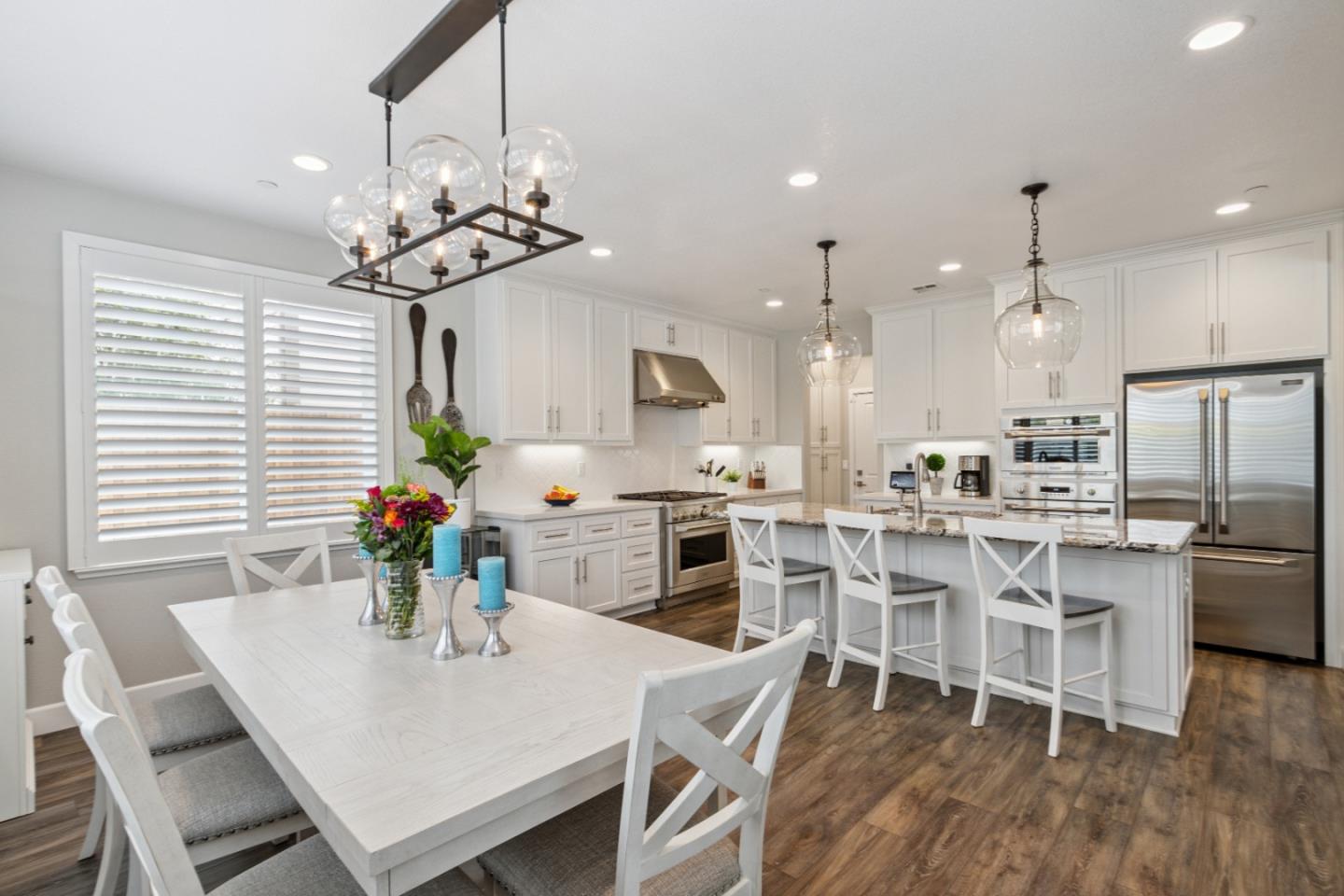 2610 Lighthouse Lane