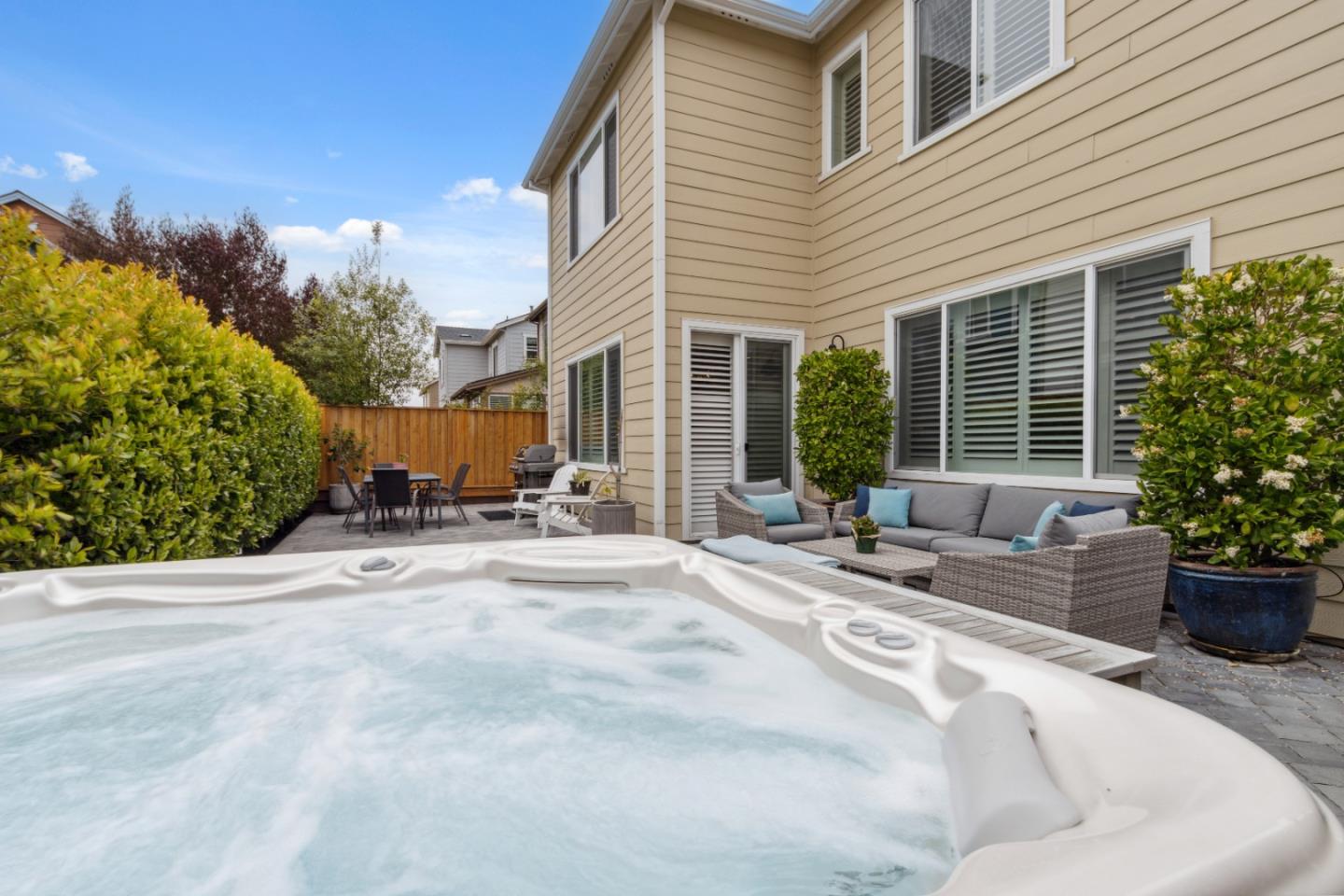 2610 Lighthouse Lane