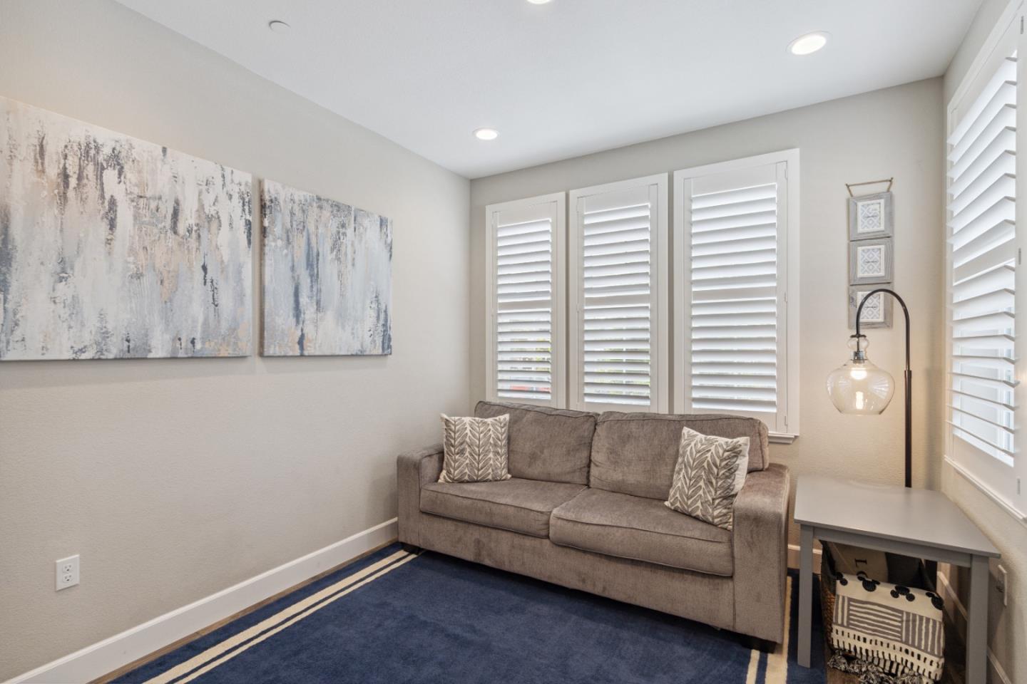 2610 Lighthouse Lane