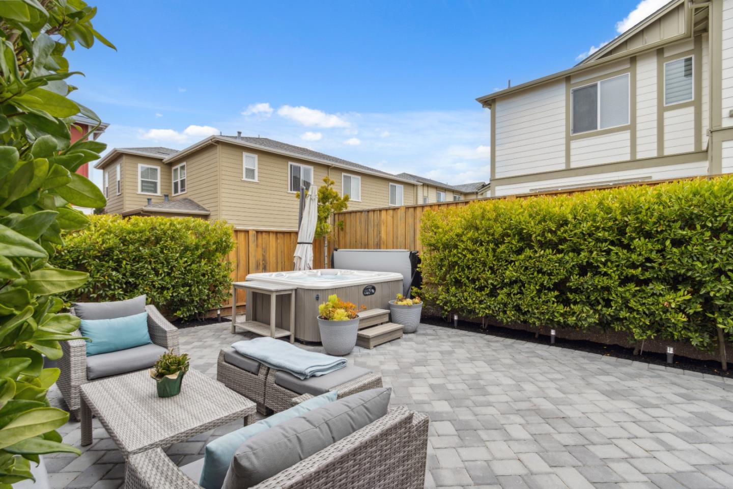 2610 Lighthouse Lane