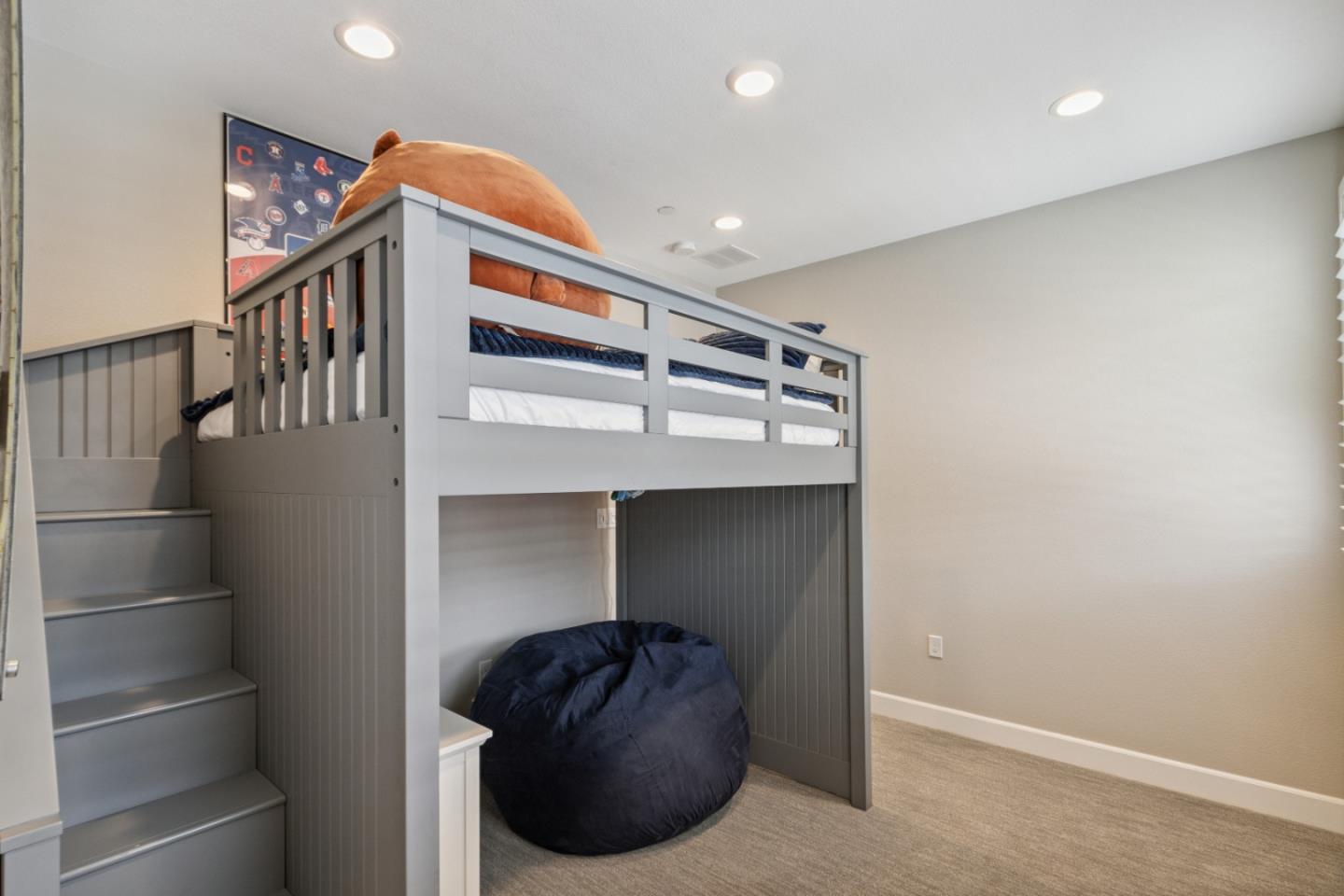 2610 Lighthouse Lane