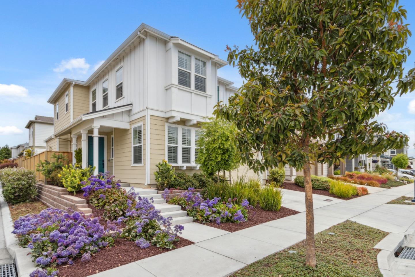 2610 Lighthouse Lane