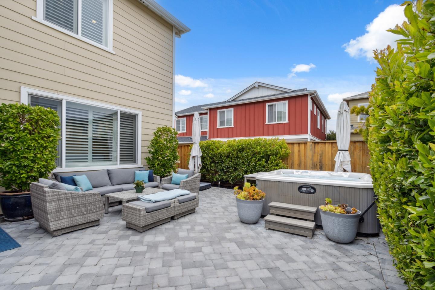 2610 Lighthouse Lane