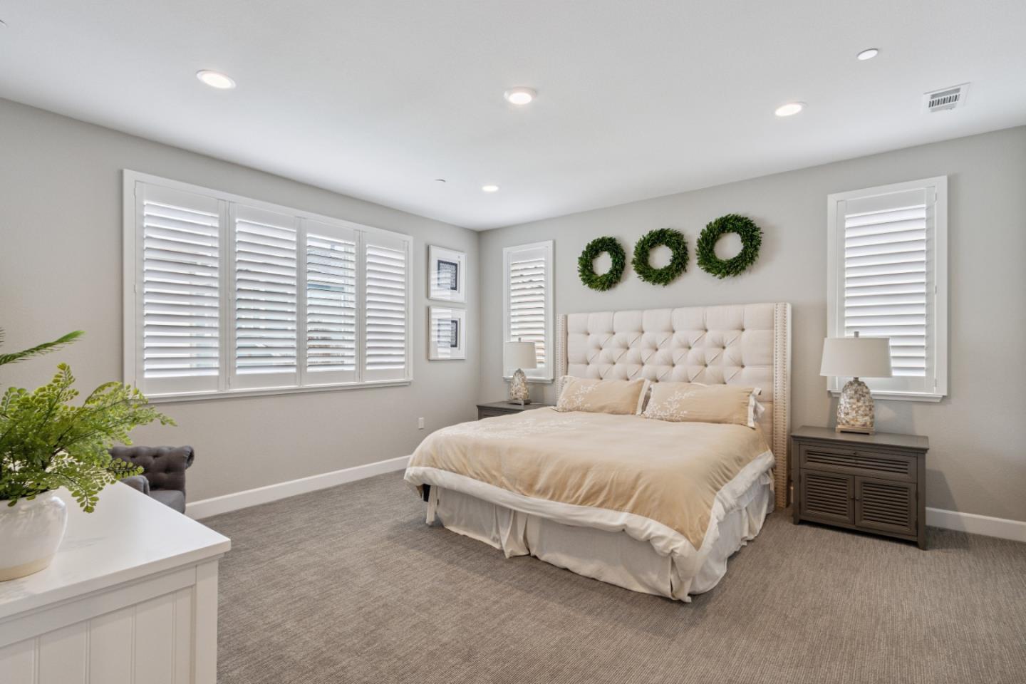 2610 Lighthouse Lane