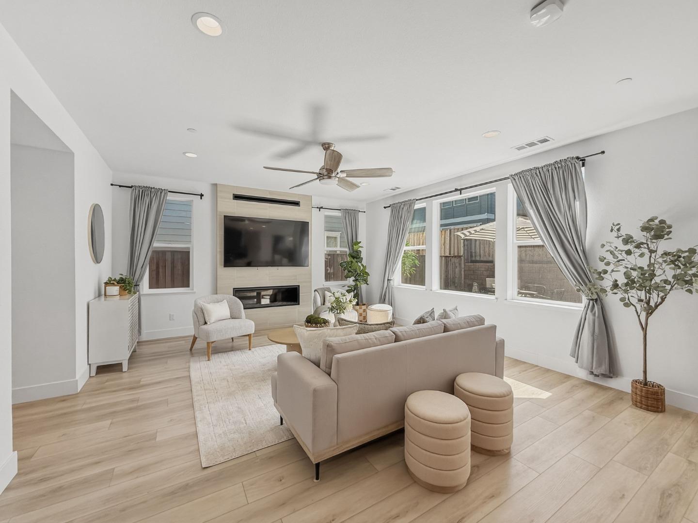 282 Wharf Terrace Circle