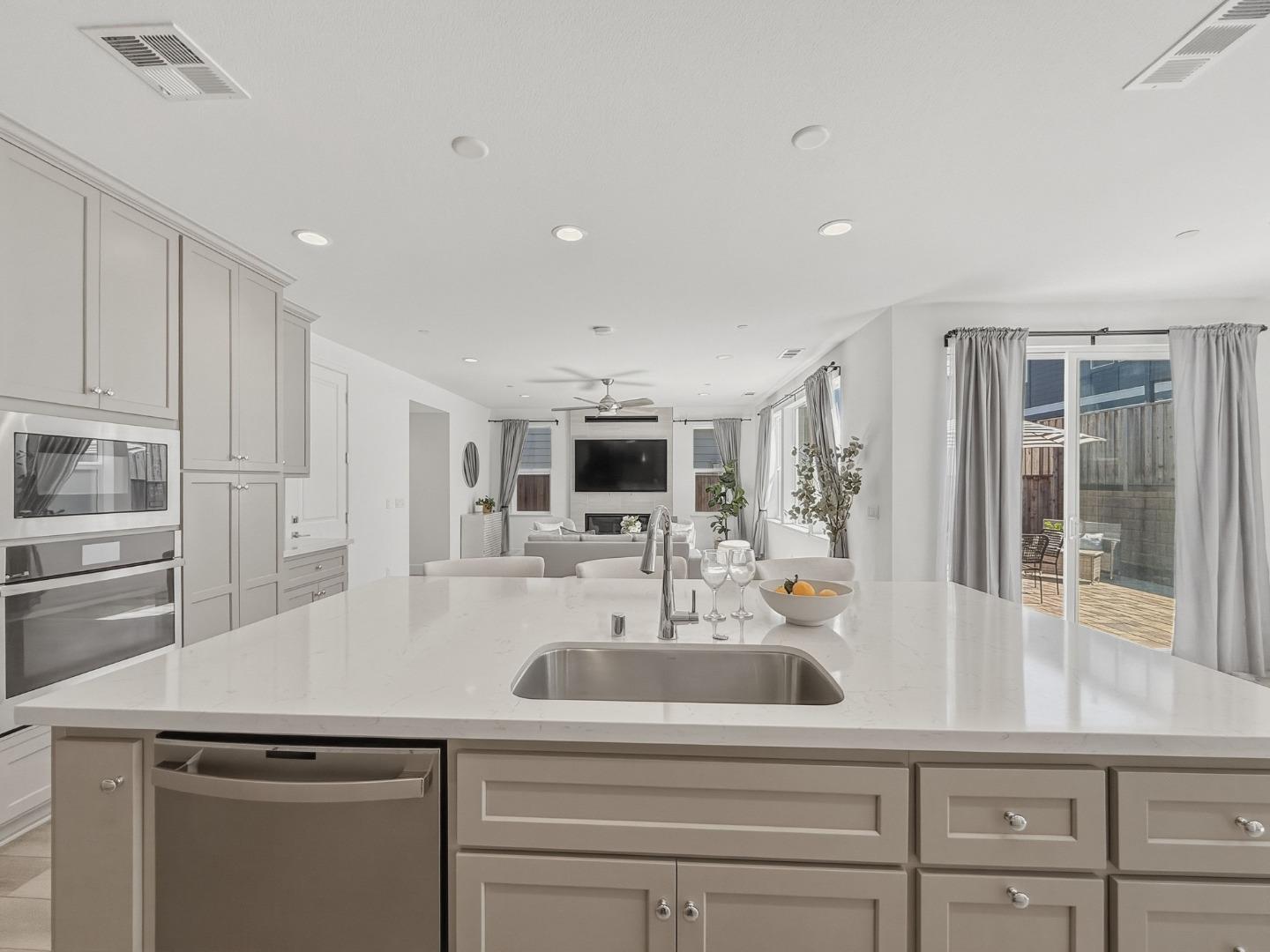 282 Wharf Terrace Circle