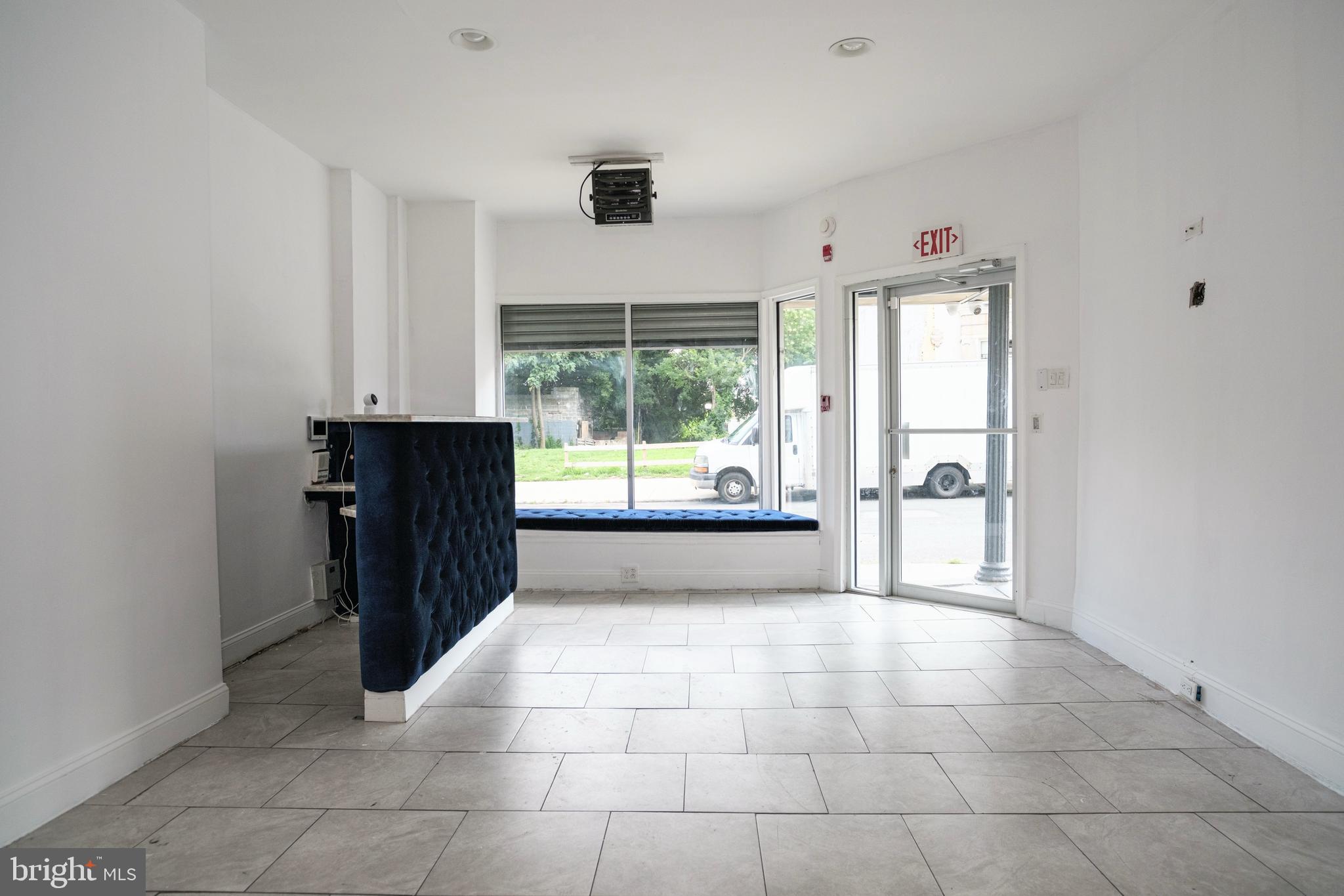 1017 W Huntingdon St