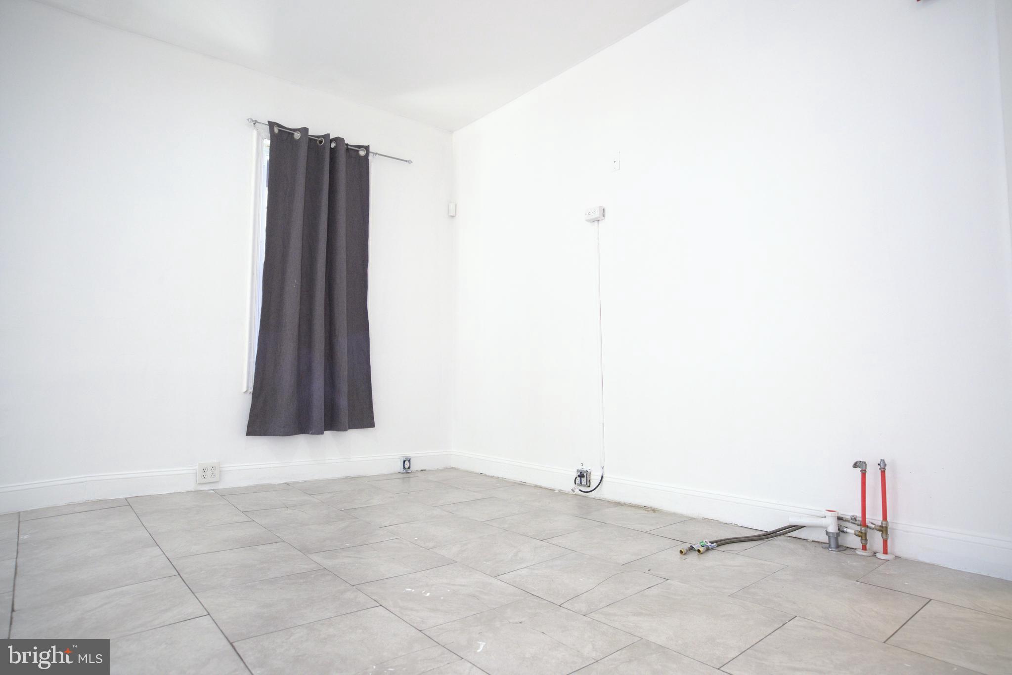 1017 W Huntingdon St