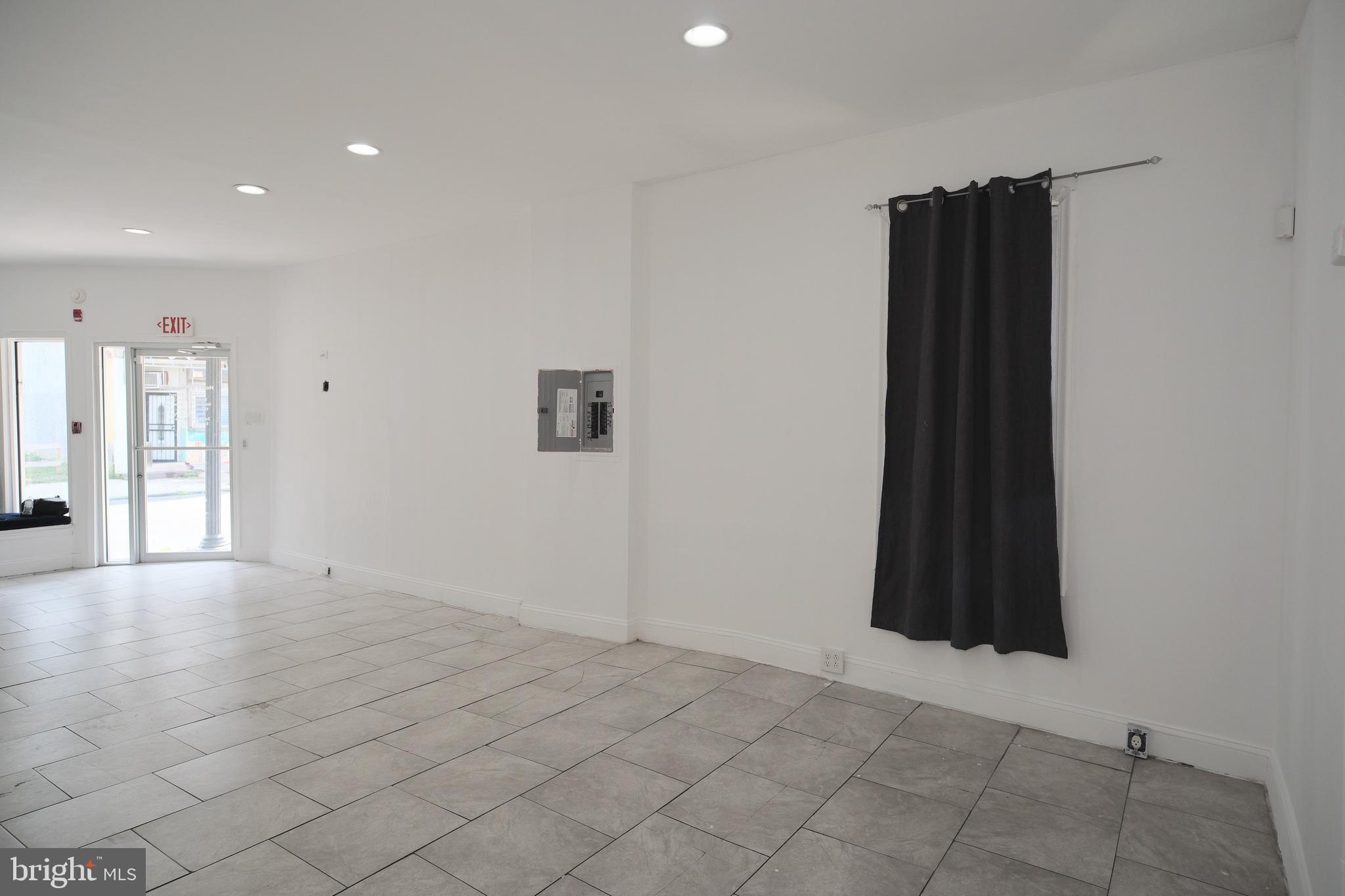 1017 W Huntingdon St