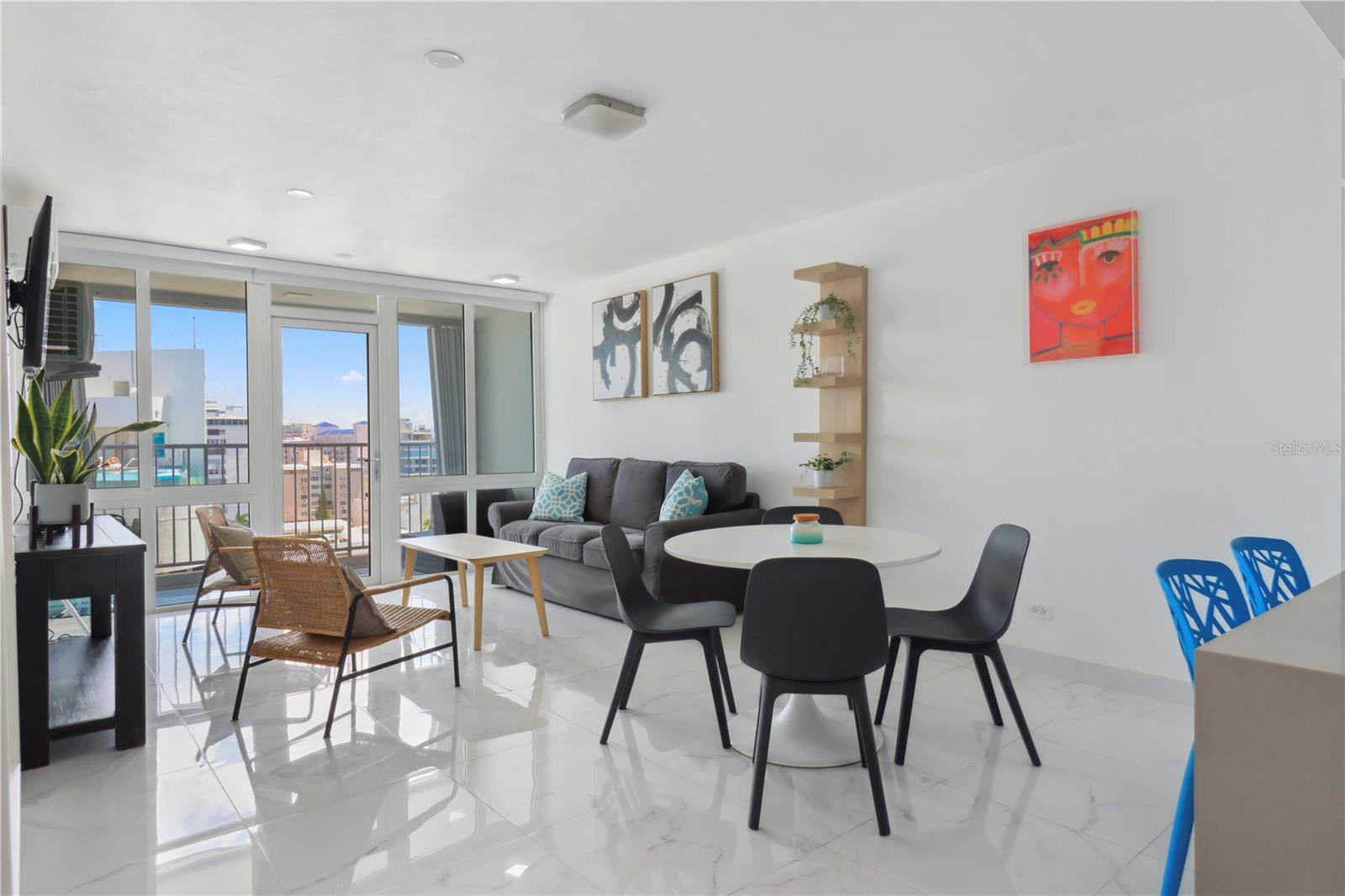 6165 ISLA VERDE AVENUE