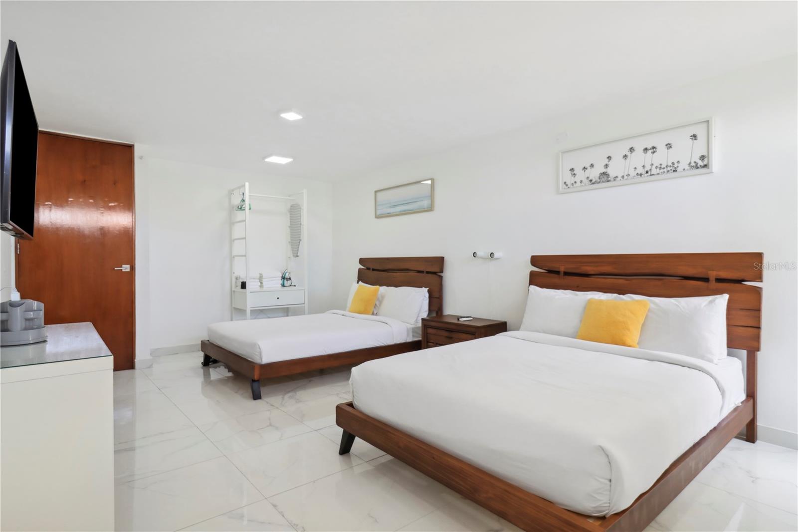 6165 ISLA VERDE AVENUE