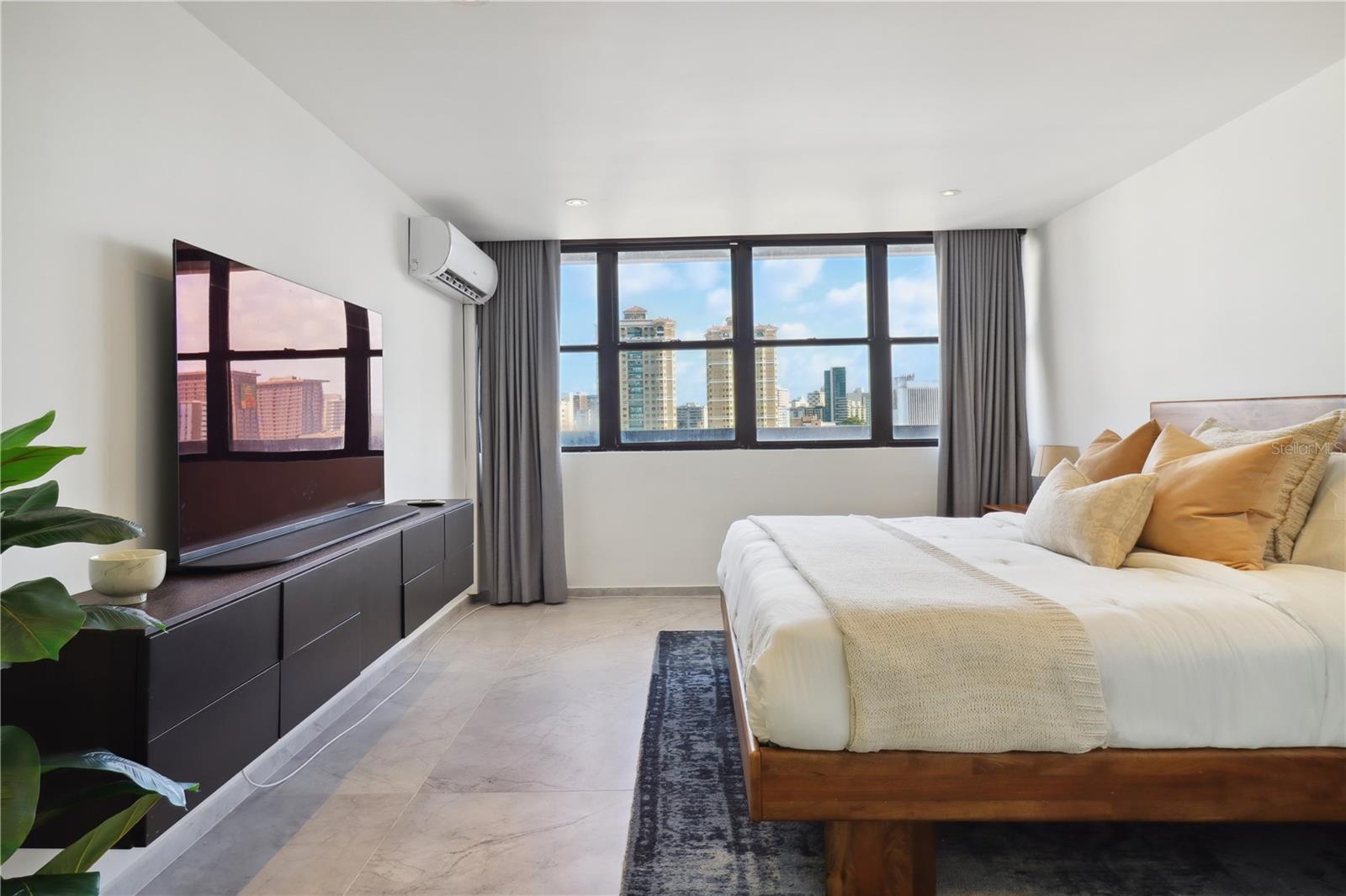 1485 ASHFORD #10D