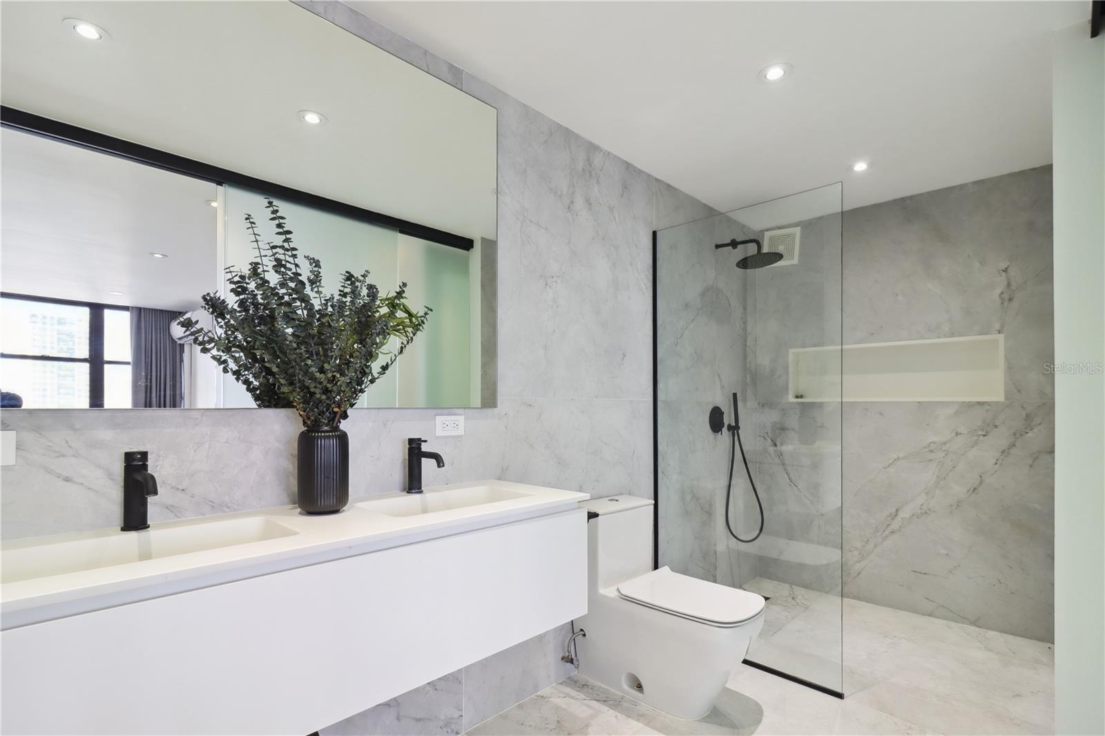 1485 ASHFORD #10D
