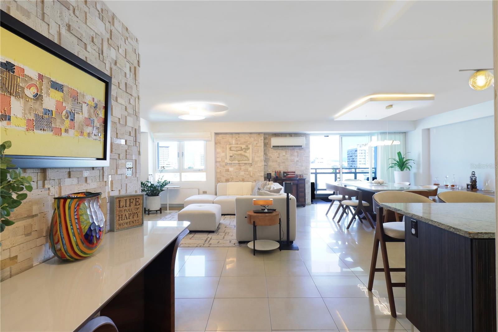 305 VILLAMIL AVE #1209