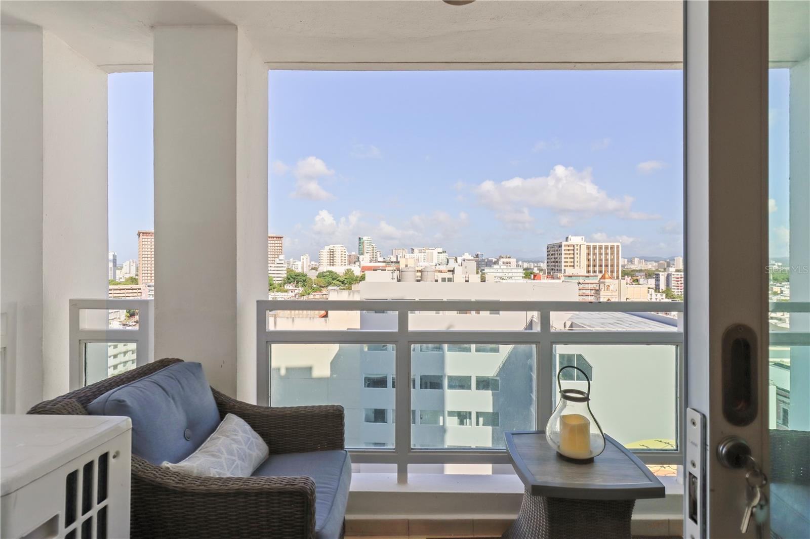 305 VILLAMIL AVE #1209