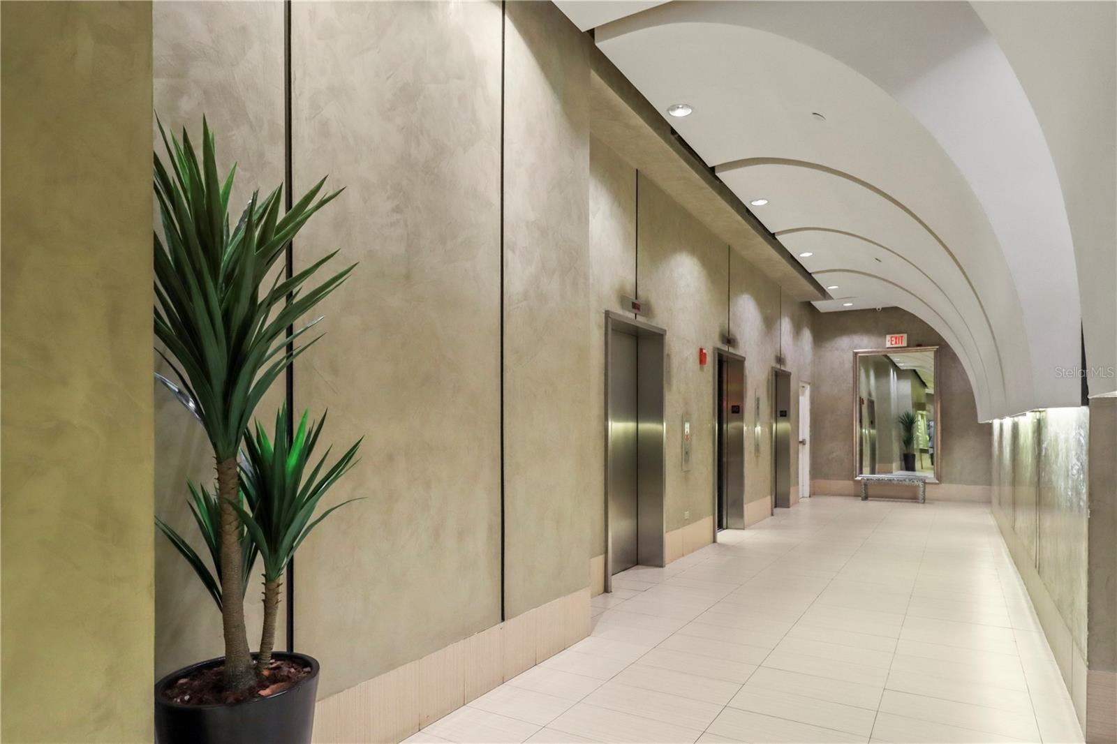 305 VILLAMIL AVE #1209