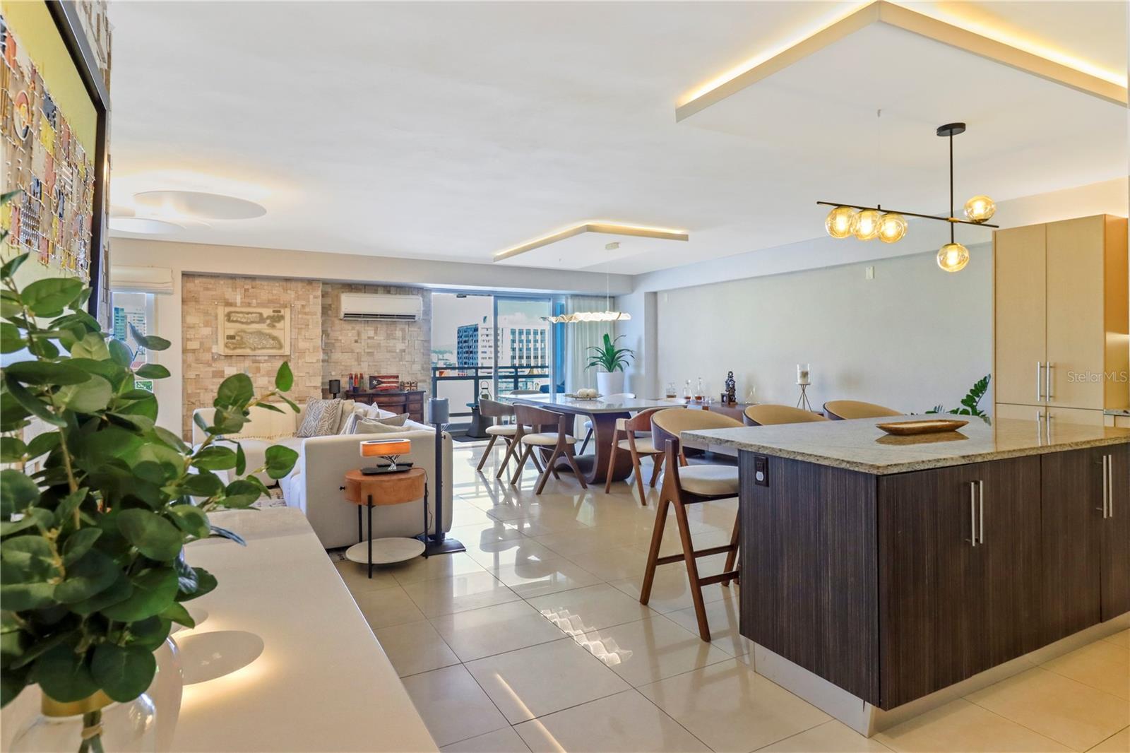 305 VILLAMIL AVE #1209