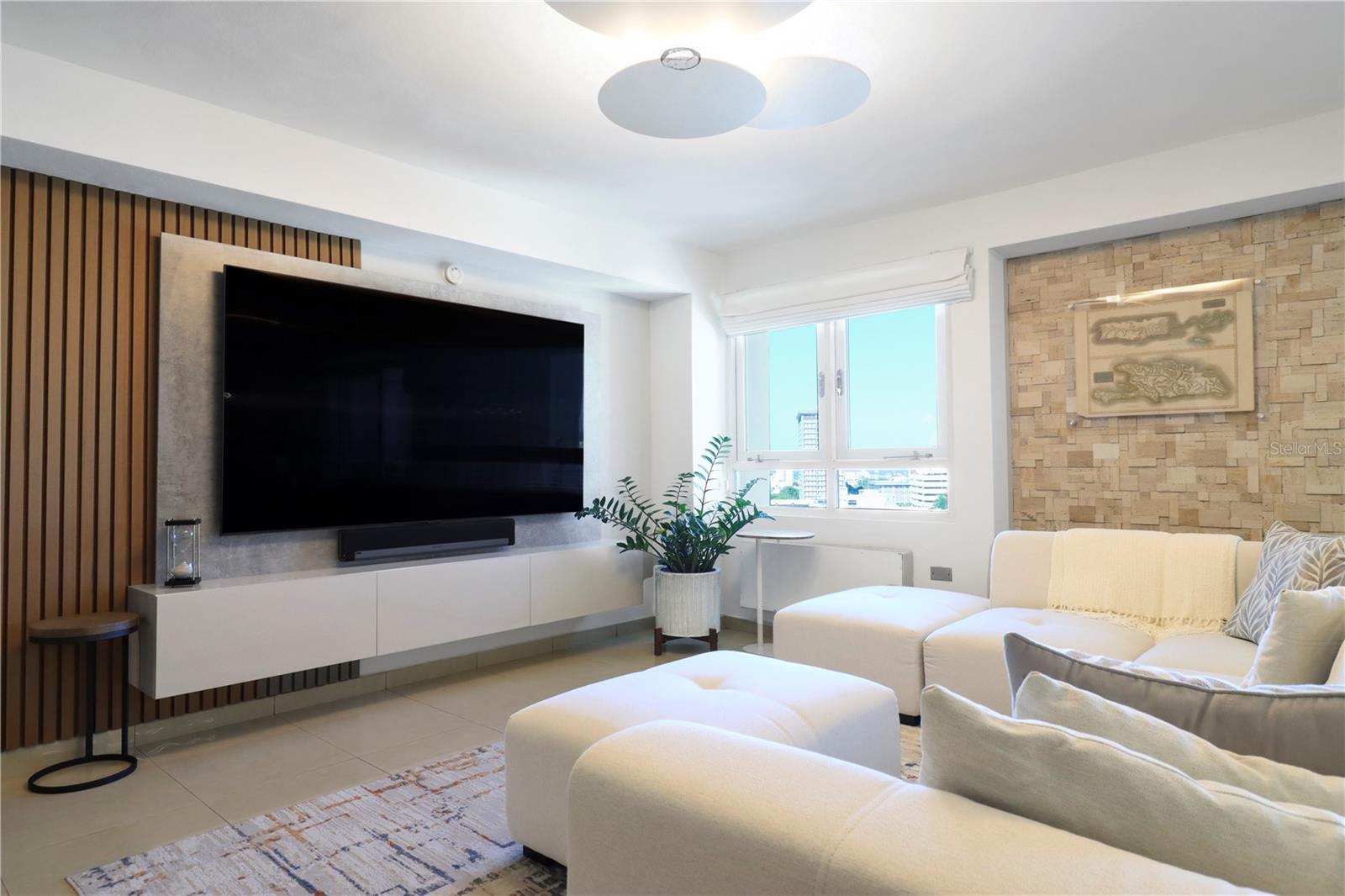 305 VILLAMIL AVE #1209