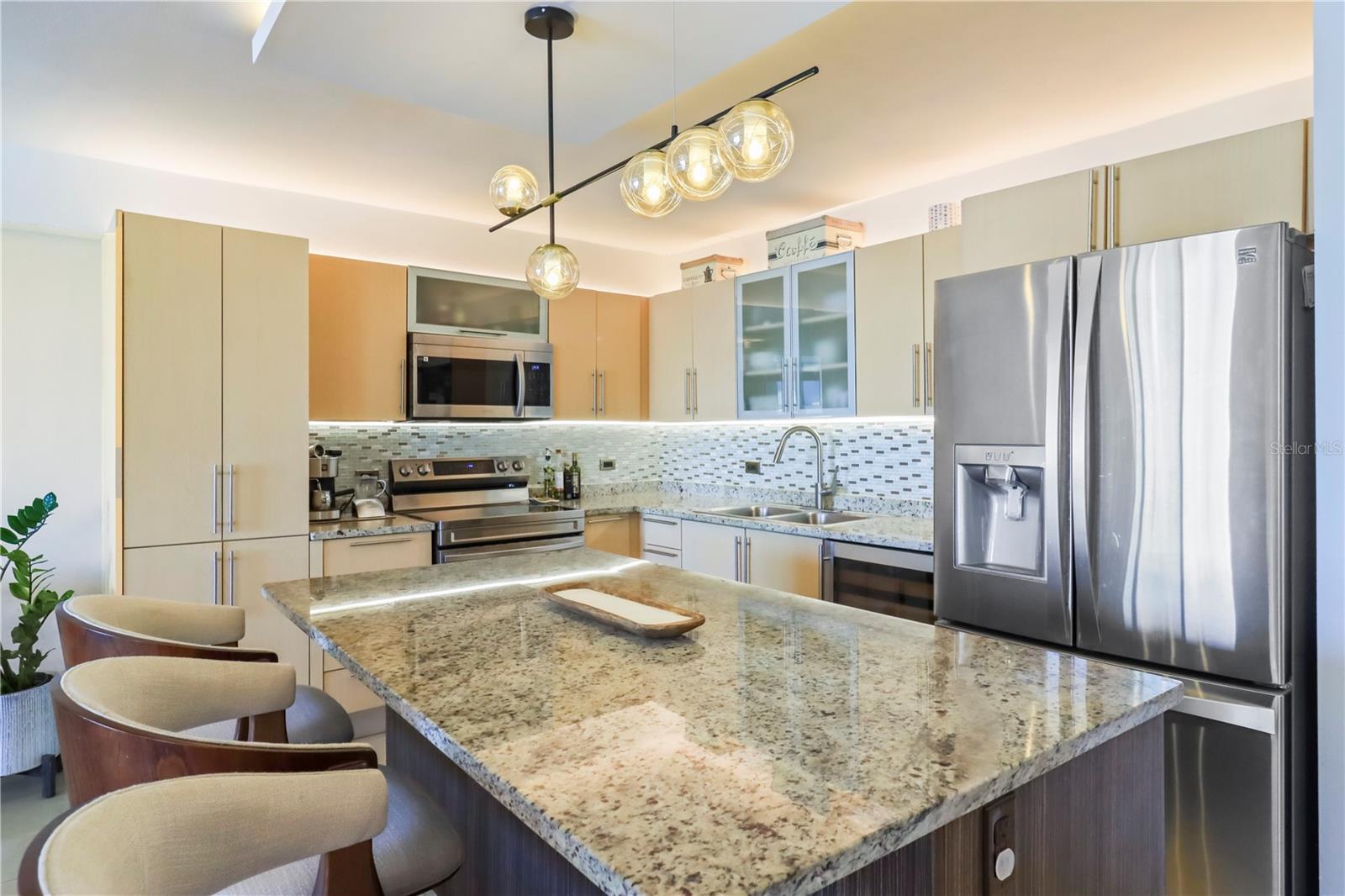 305 VILLAMIL AVE #1209