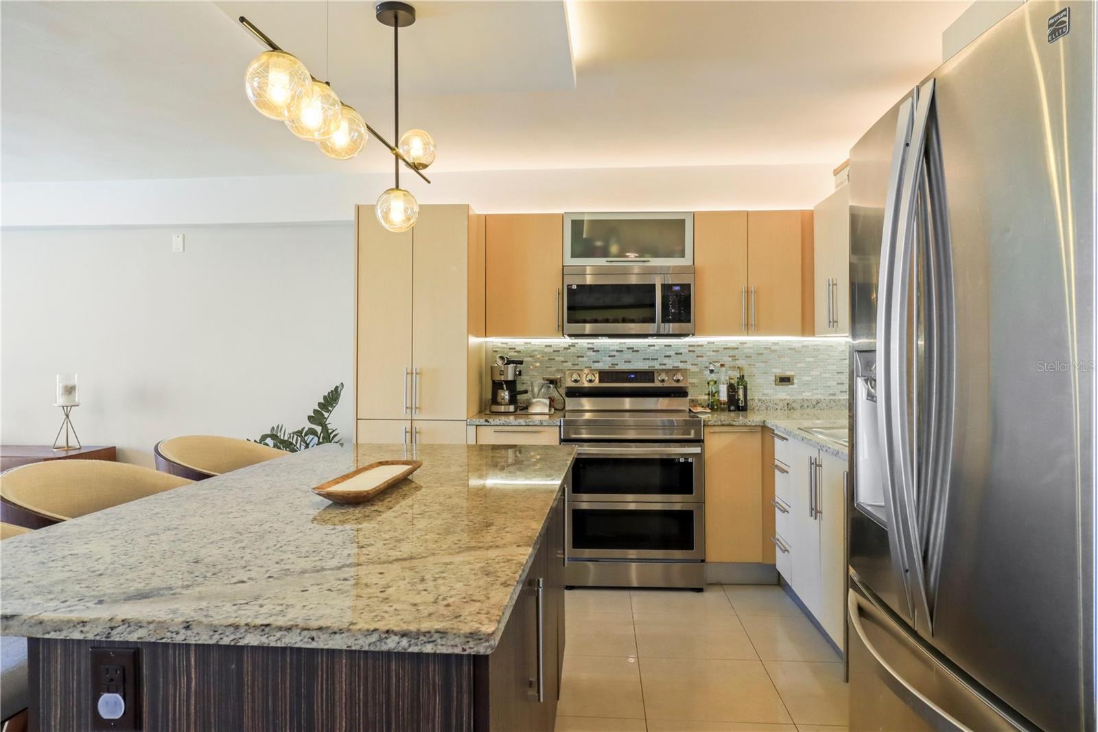 305 VILLAMIL AVE #1209